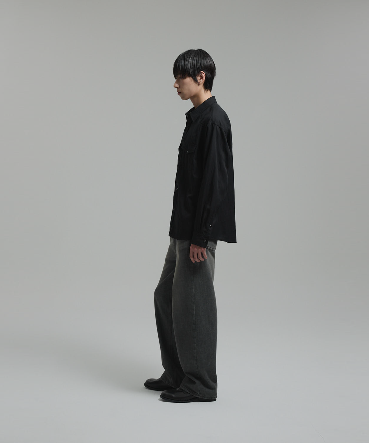 넌블랭크(NONBLANK) 루즈 스트레이트 인브러쉬 데님 팬츠_MUD GREY