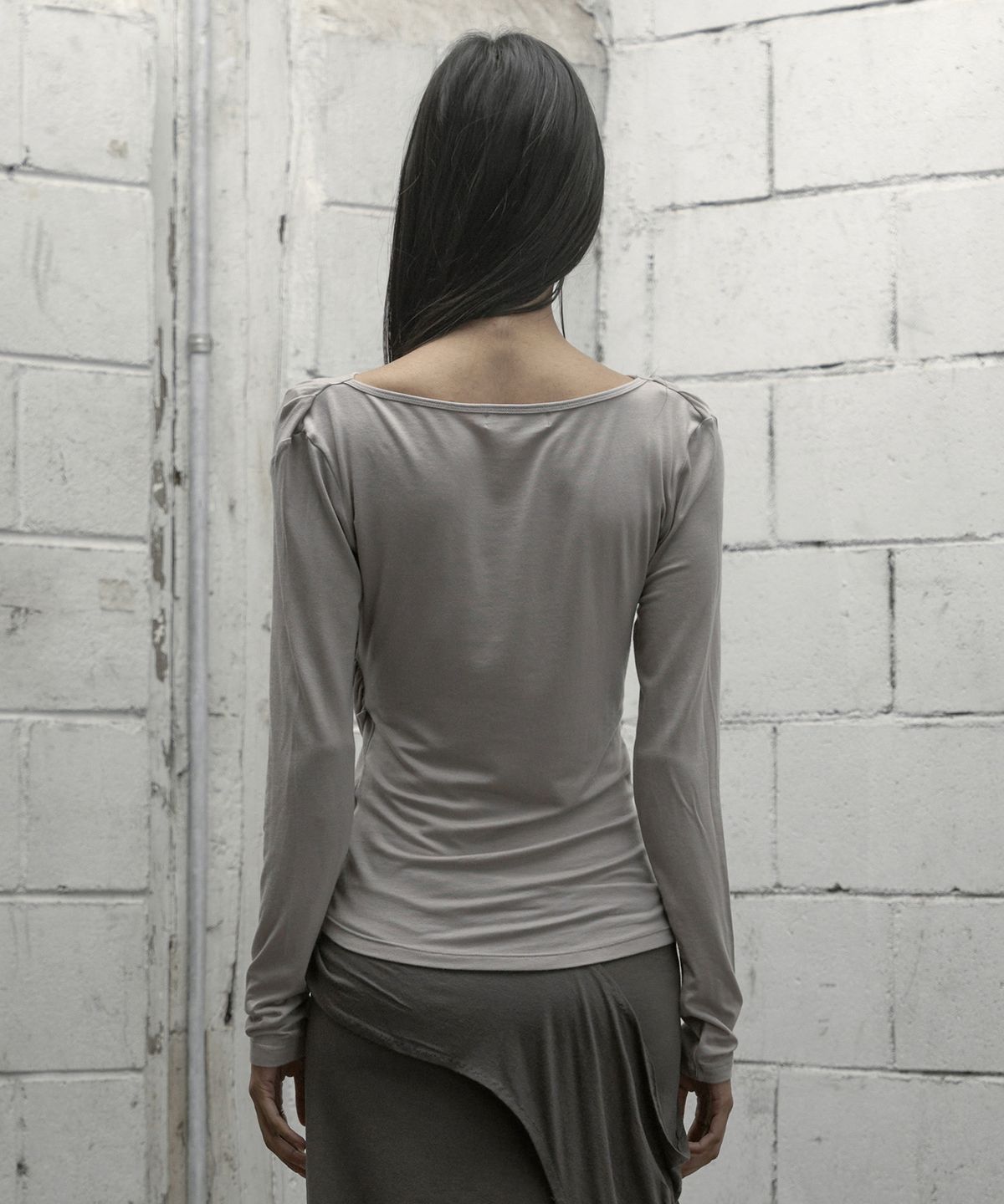 락케이크(ROCKCAKE) Pinched Cowl Top - Light Gray