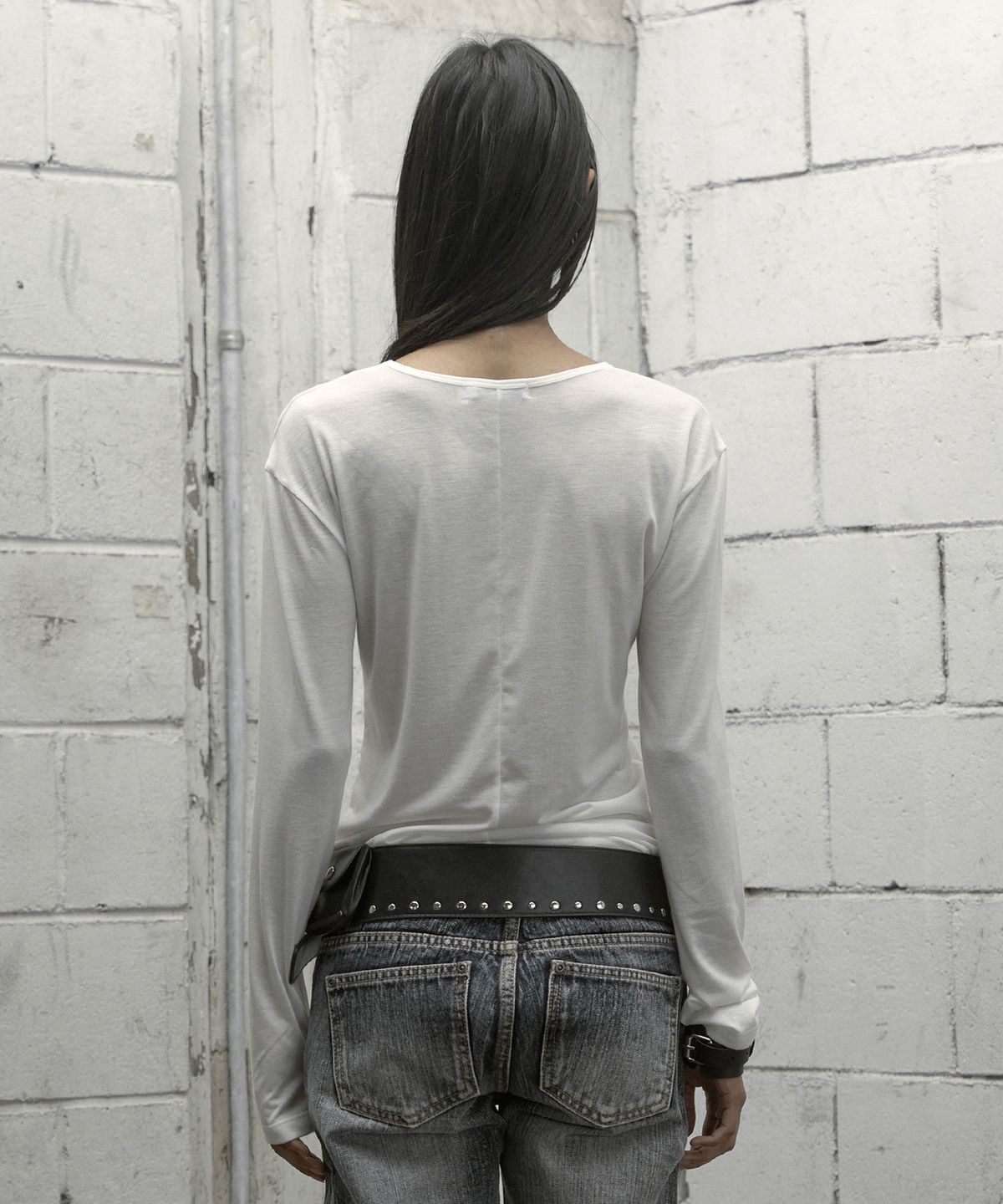 락케이크(ROCKCAKE) Believe V Neck Top - White