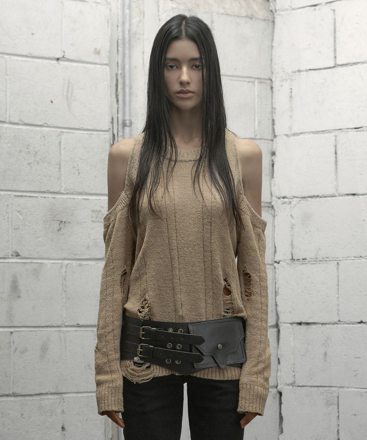 락케이크(ROCKCAKE) Distressed Open Shoulder Knit - Beige