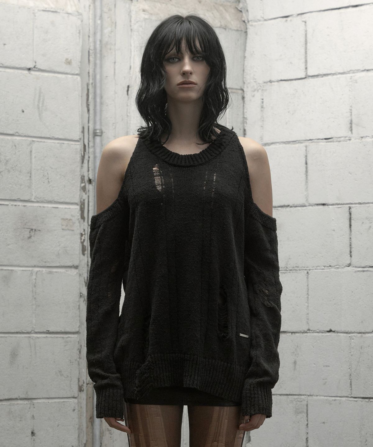 락케이크(ROCKCAKE) Distressed Open Shoulder Knit - Black