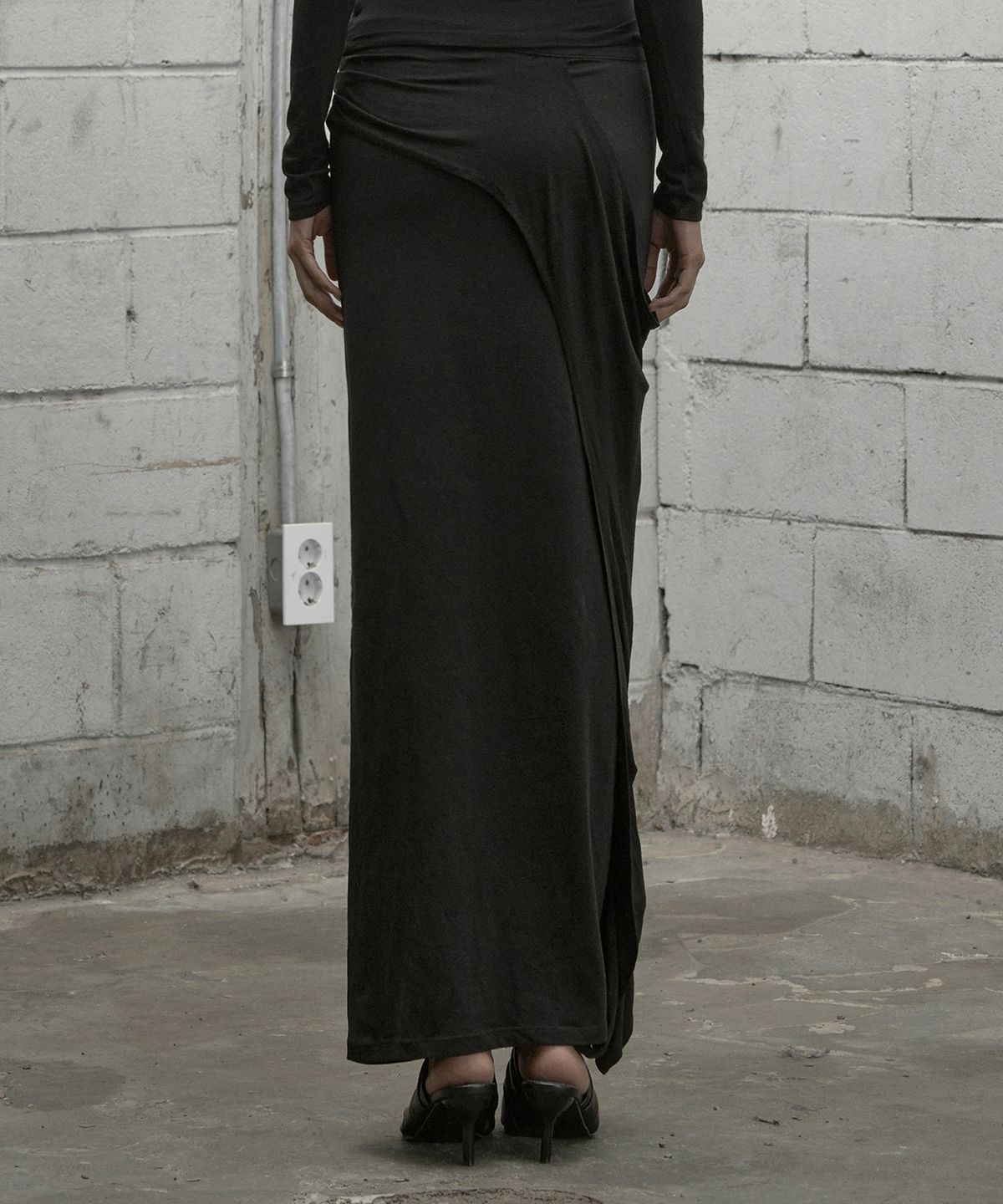 락케이크(ROCKCAKE) Draped Maxi Skirt - Black
