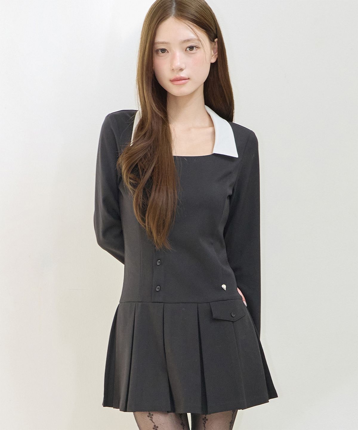 일리고(ILLIGO) 아이비 플리츠 원피스 블랙