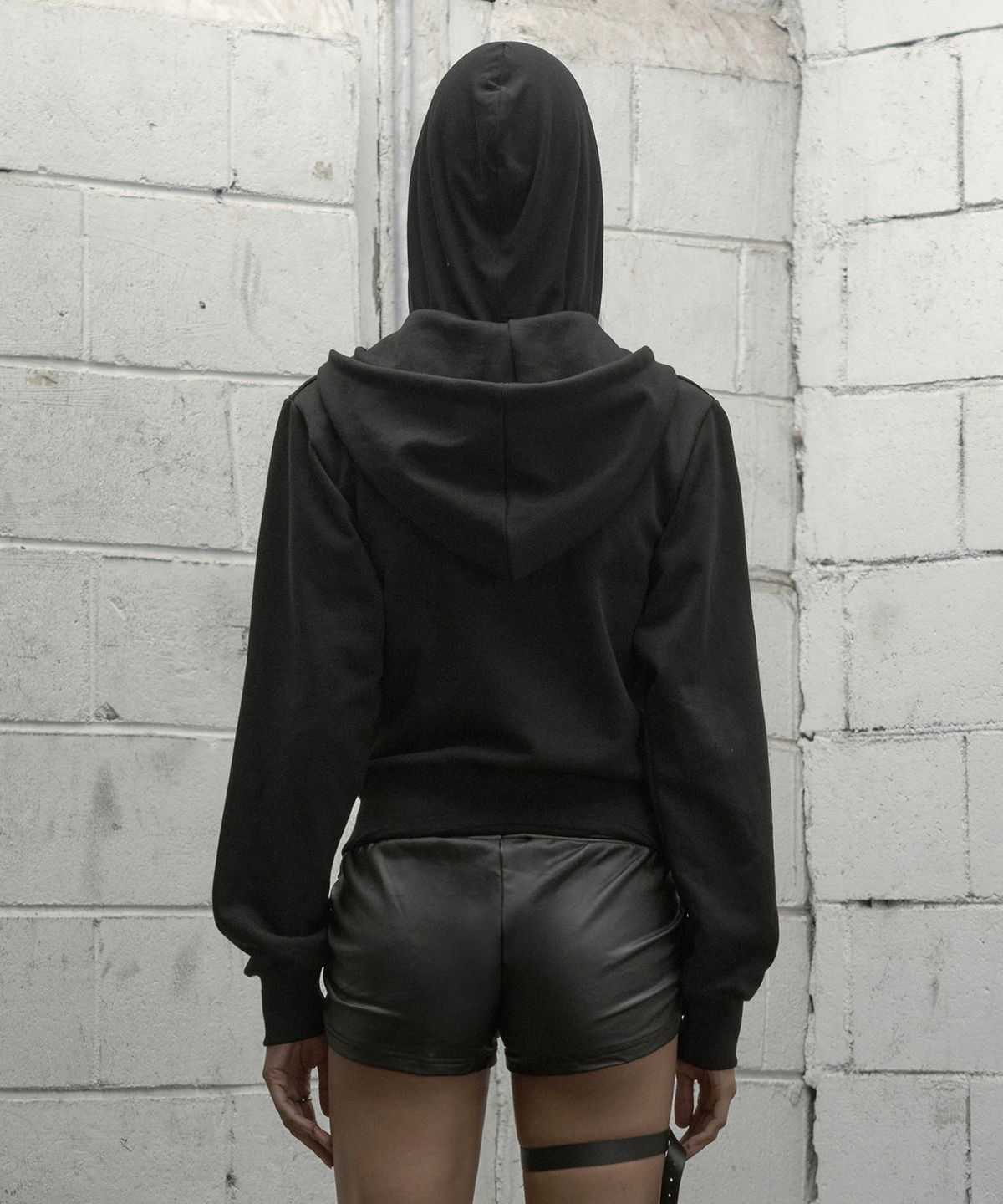 락케이크(ROCKCAKE) Romantic Graphic Zip Up Hoodie - Black