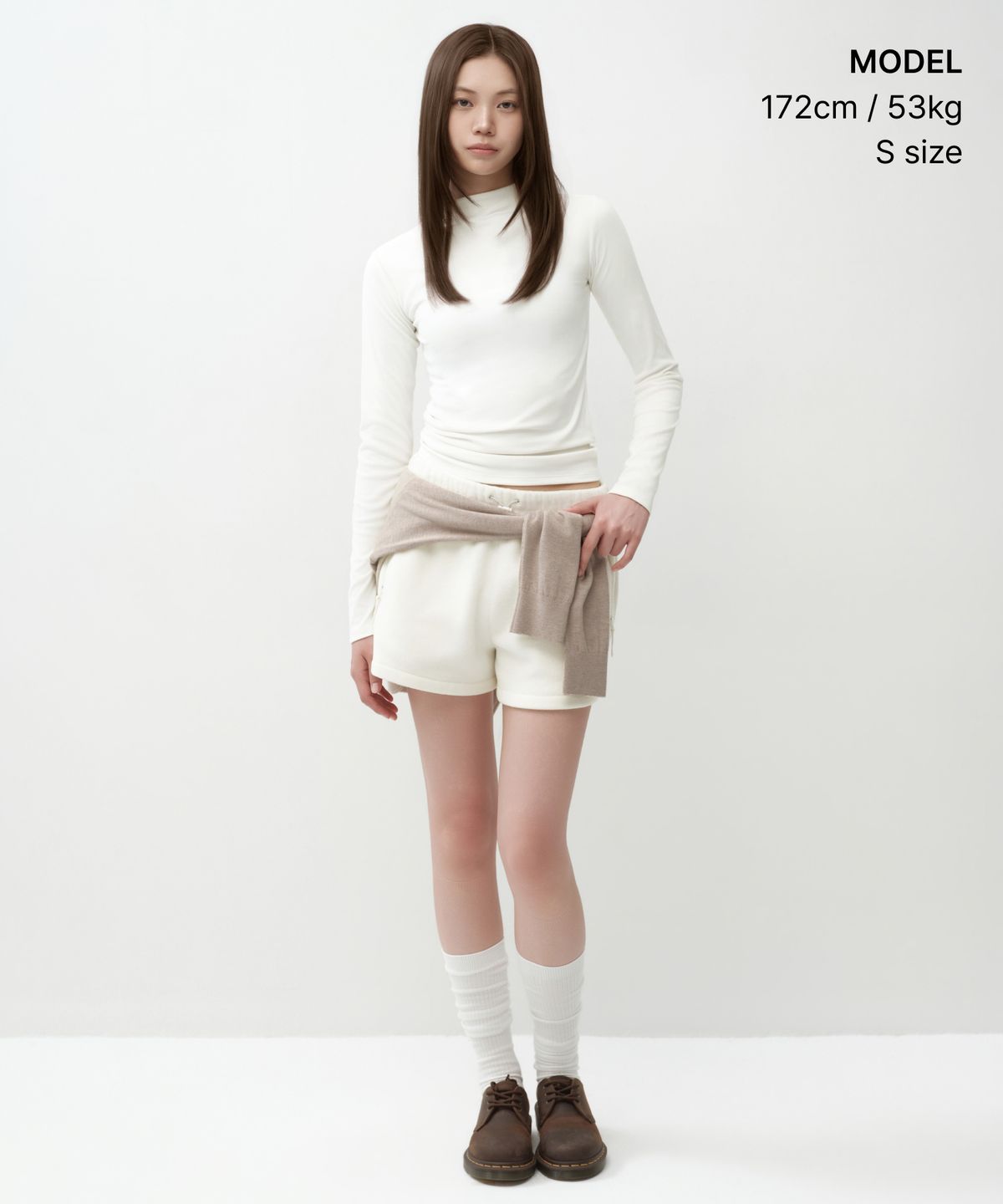 무신사 스탠다드 우먼(MUSINSA STANDARD WOMAN) 우먼즈 웜 브러쉬드 슬림 모크 넥 긴소매 티셔츠 [아이보리]