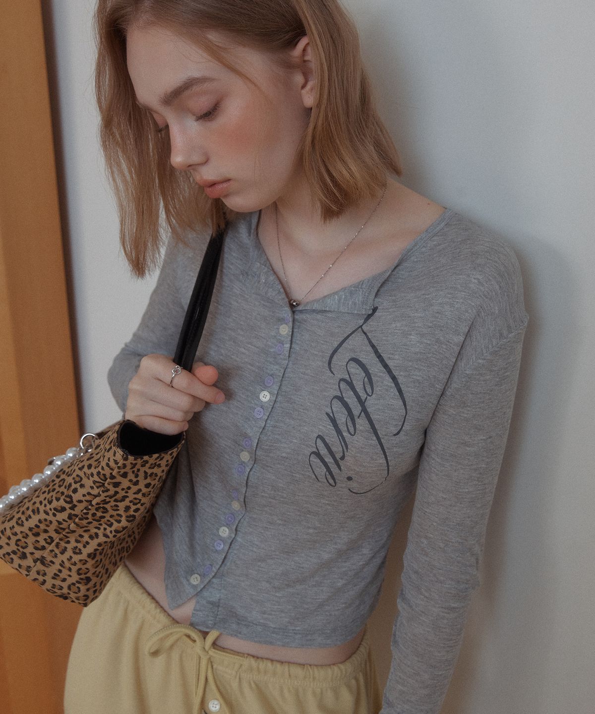 레터리(LETERIE) LETTERING BUTTON CARDIGAN_GREY