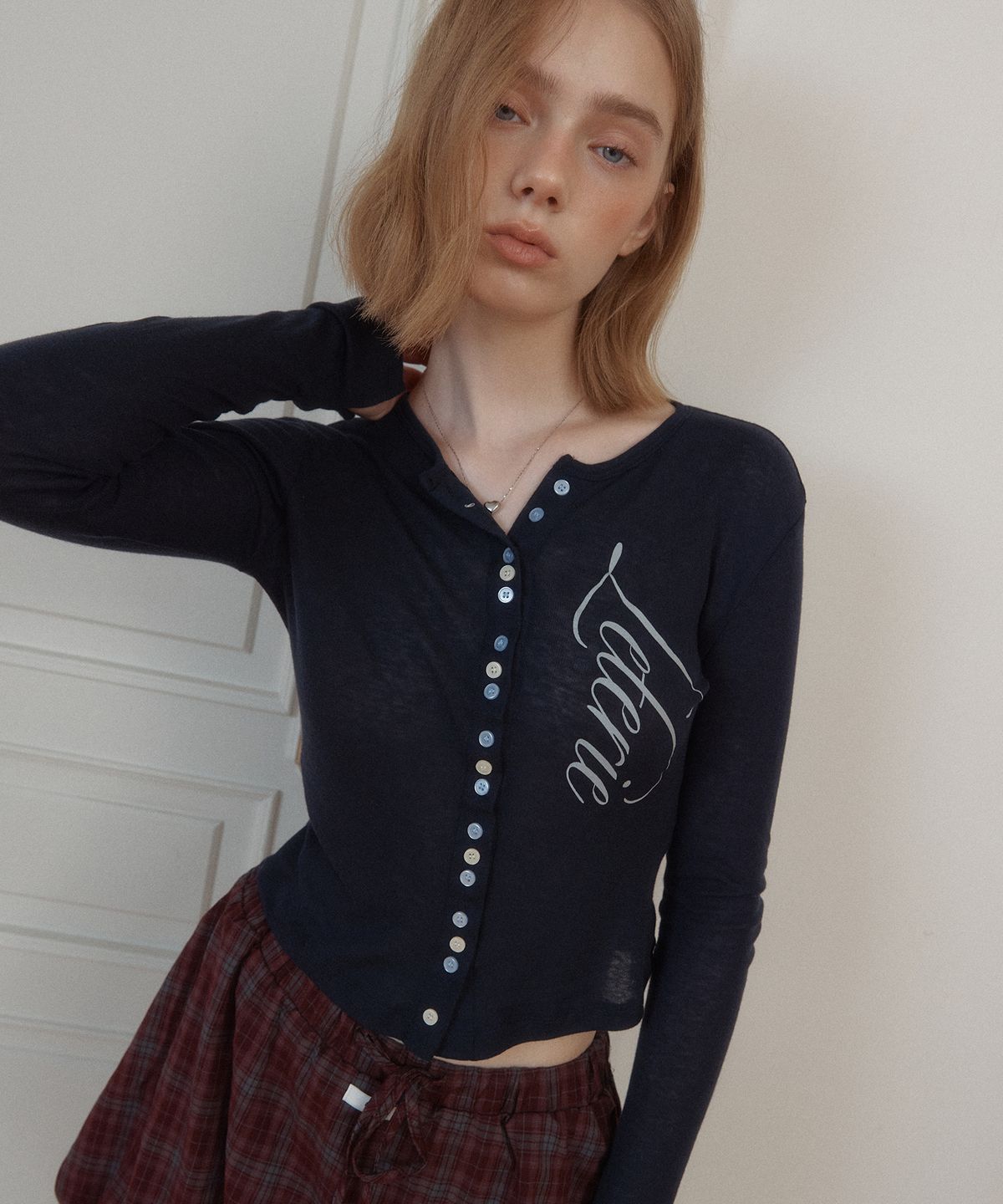 레터리(LETERIE) LETTERING BUTTON CARDIGAN_NAVY