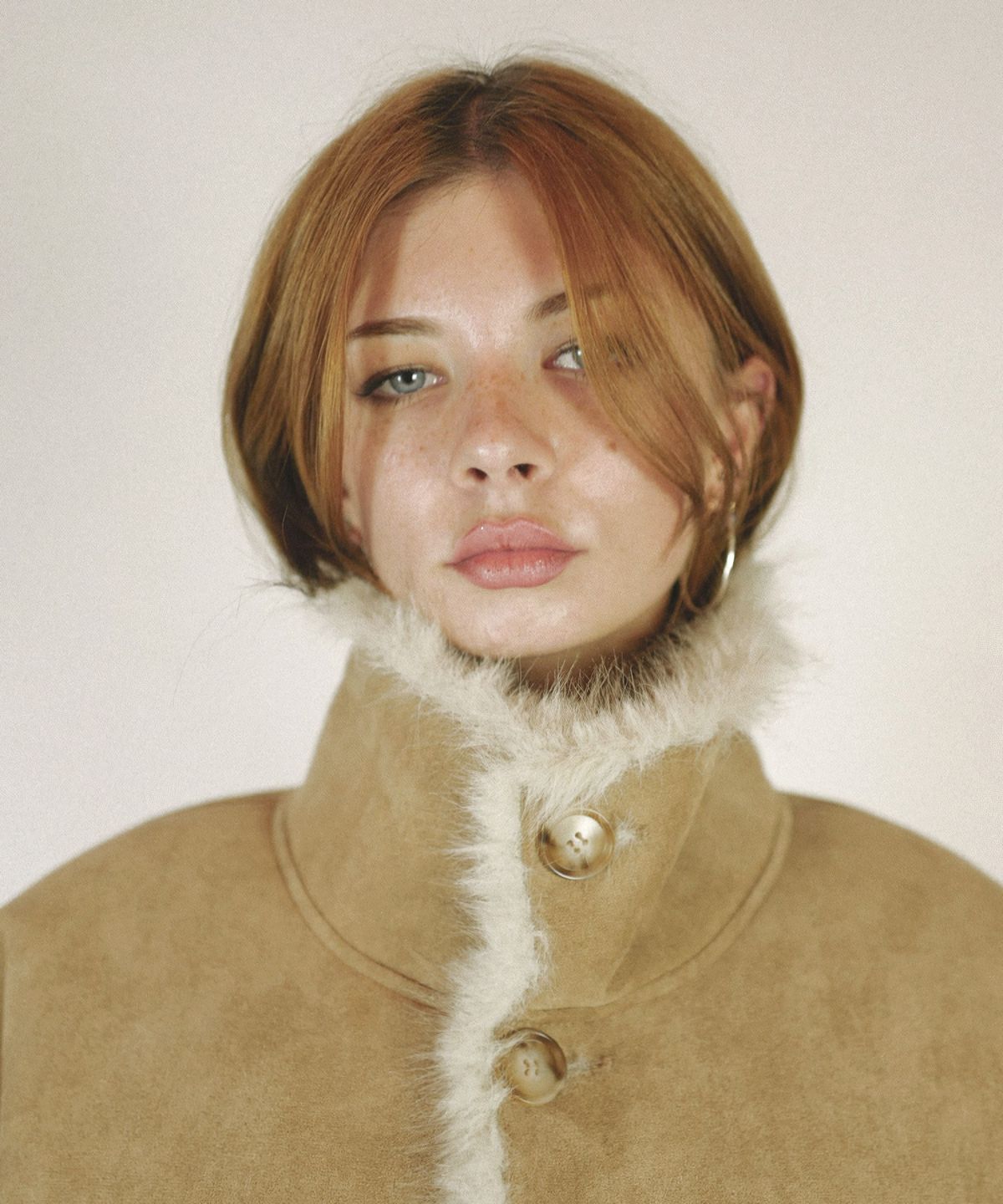 이알티알(ERTR) Reversible Shearling Fur Jacket Camel