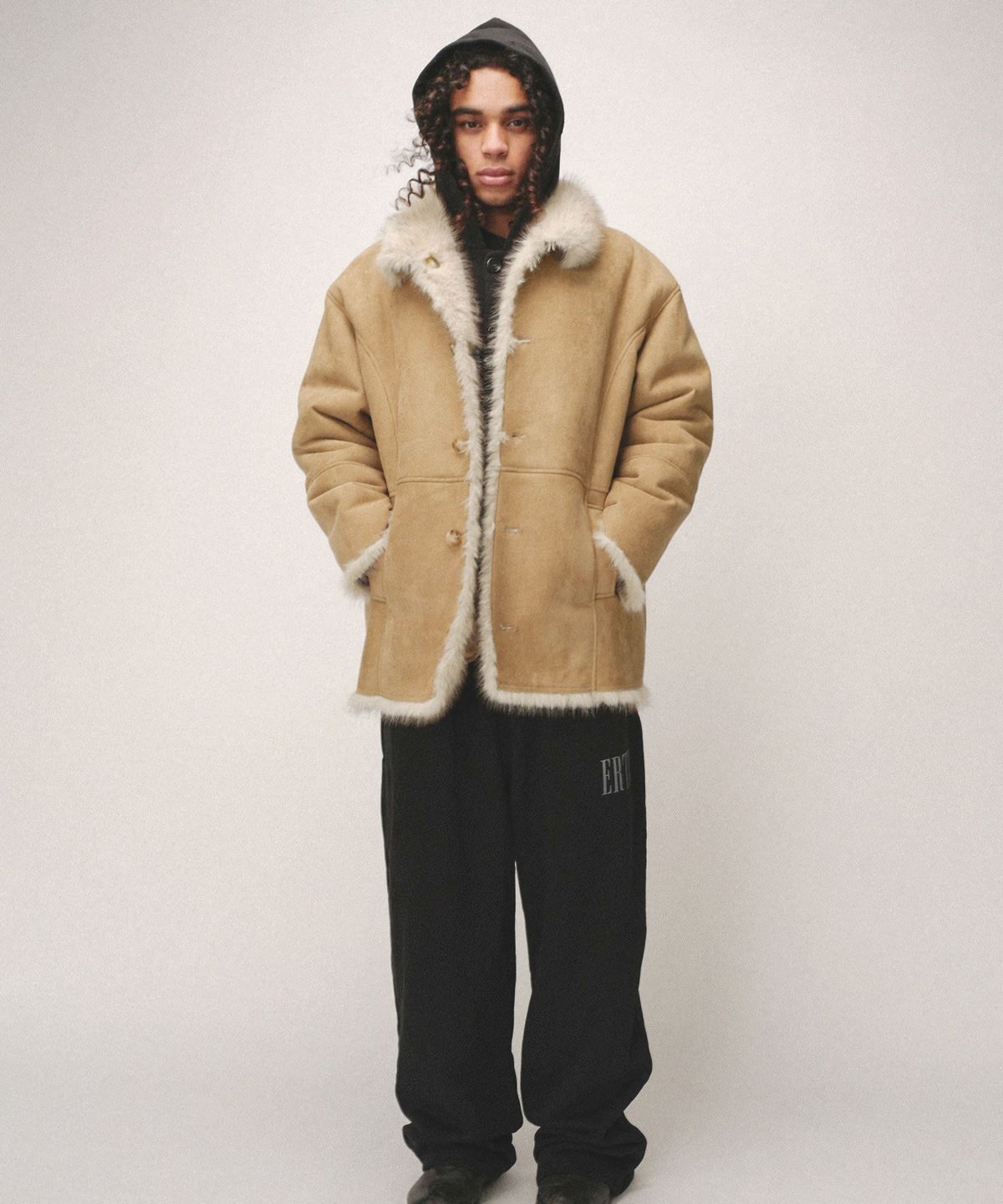 이알티알(ERTR) Reversible Shearling Fur Jacket Camel