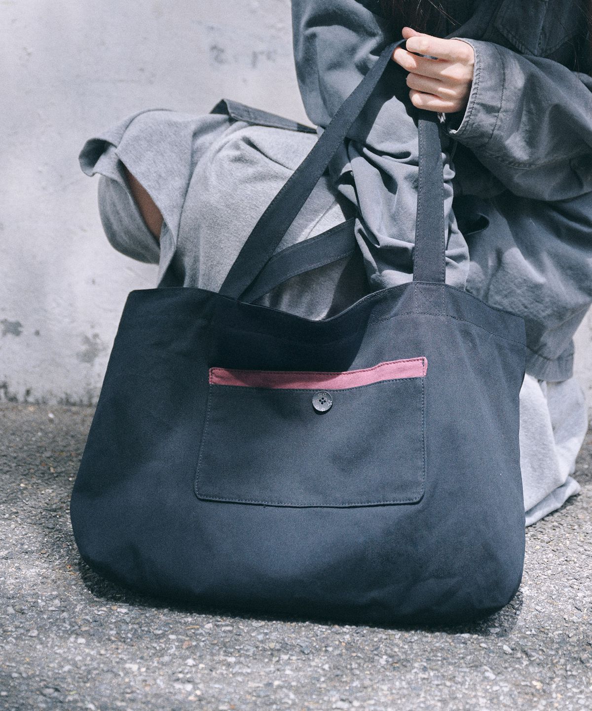 키이비(KIIBI) big pocket shoulder bag charcoal