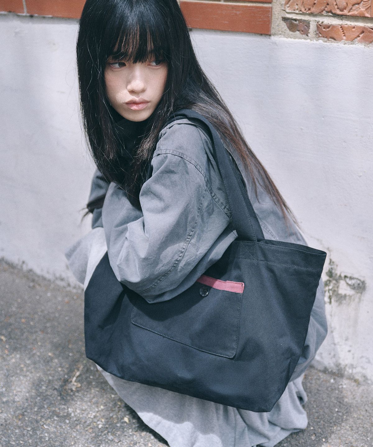 키이비(KIIBI) big pocket shoulder bag charcoal