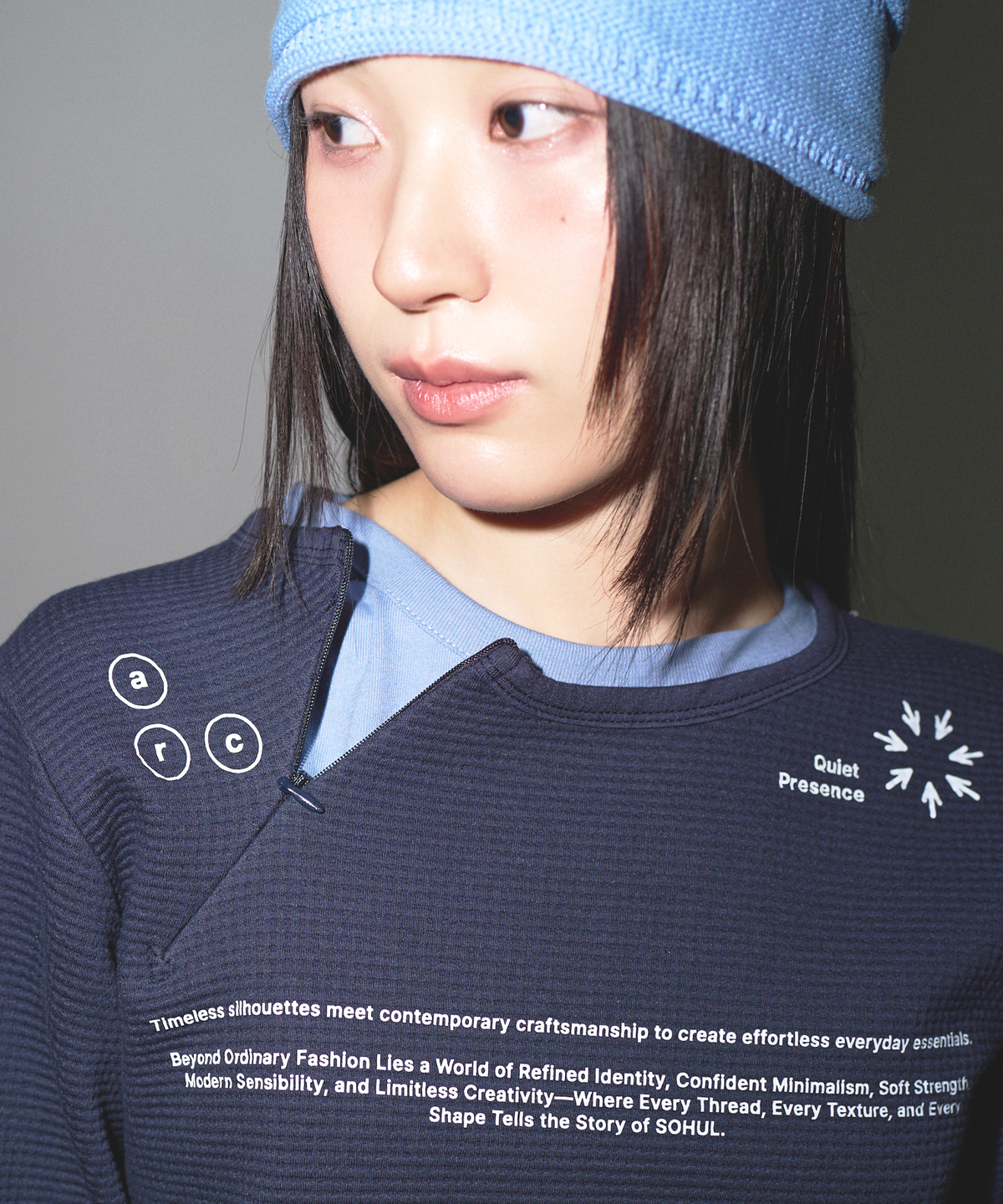 소흘(SOHUL) Waffle Neck Zip T (네이비)