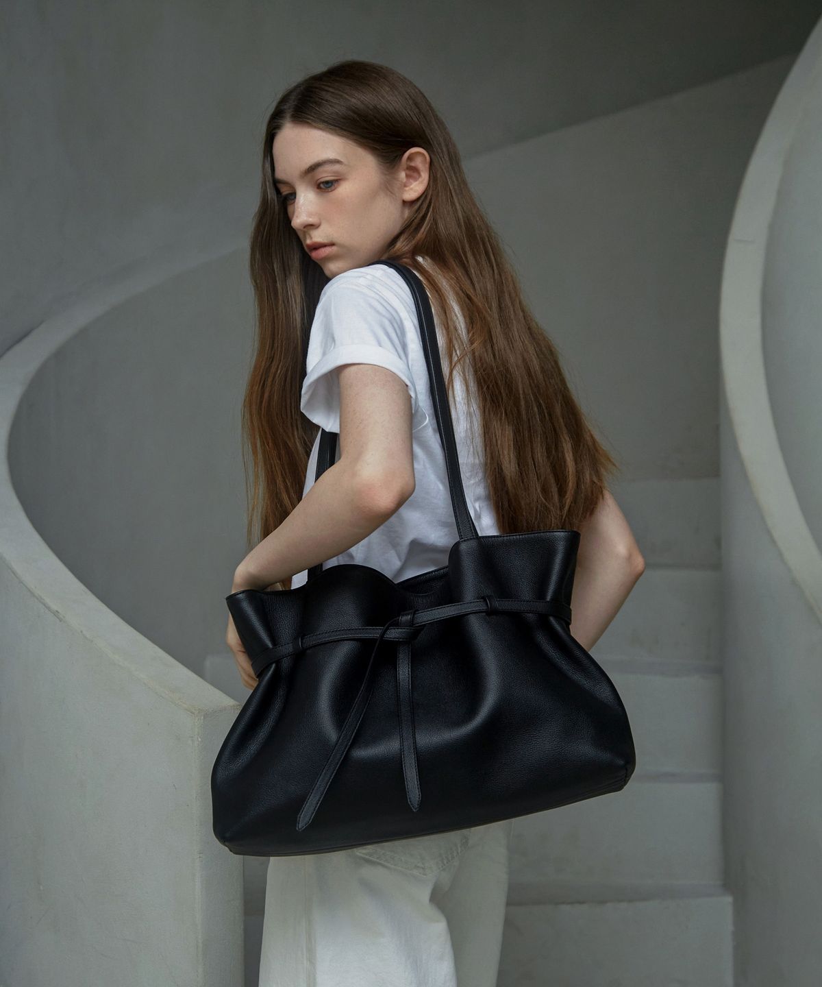 벨류엣(VALLUAT) Ovel bag_Black