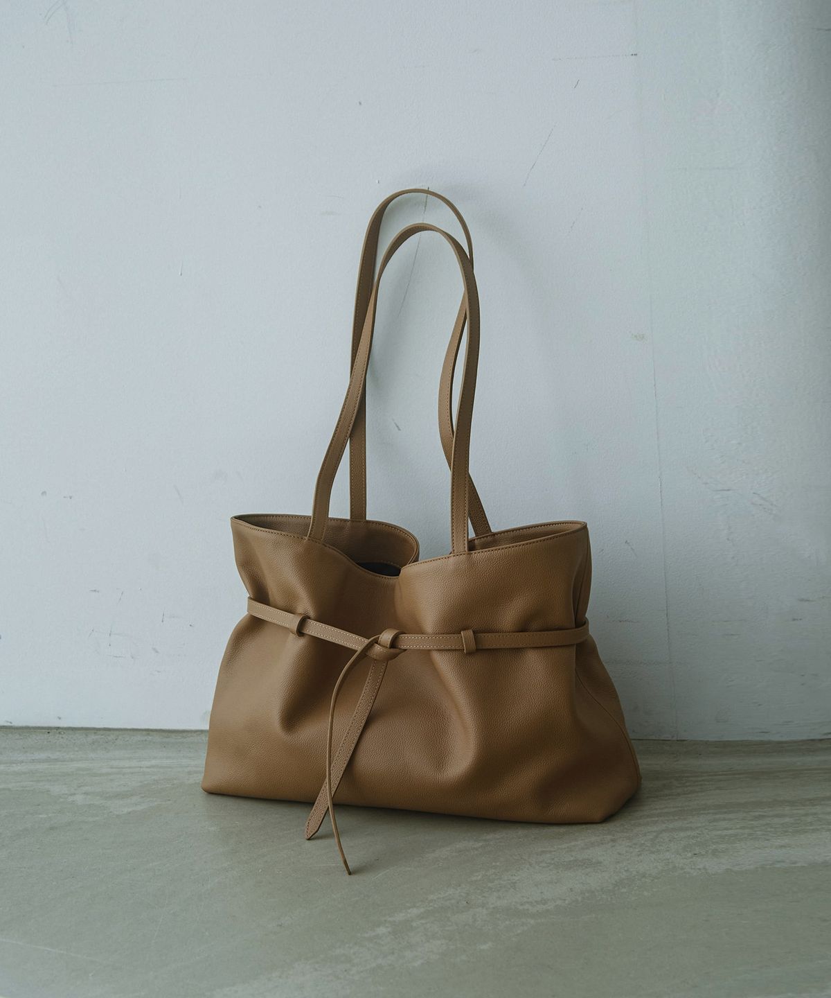 벨류엣(VALLUAT) Ovel bag_Camel
