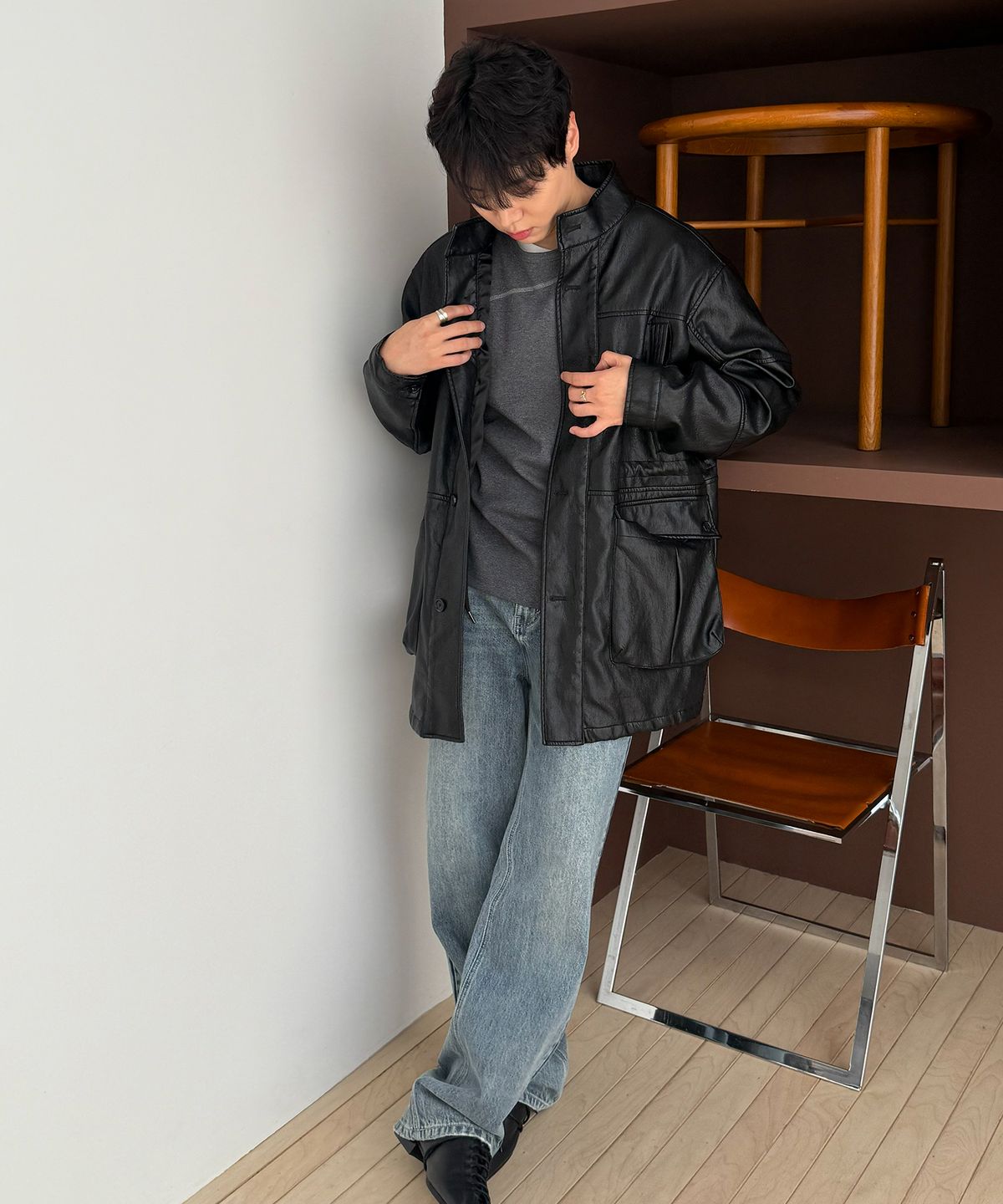 인템포무드(INTEMPOMOOD) [노미스 X 인템포무드] 트래커 페이크 레더 카코트_블랙