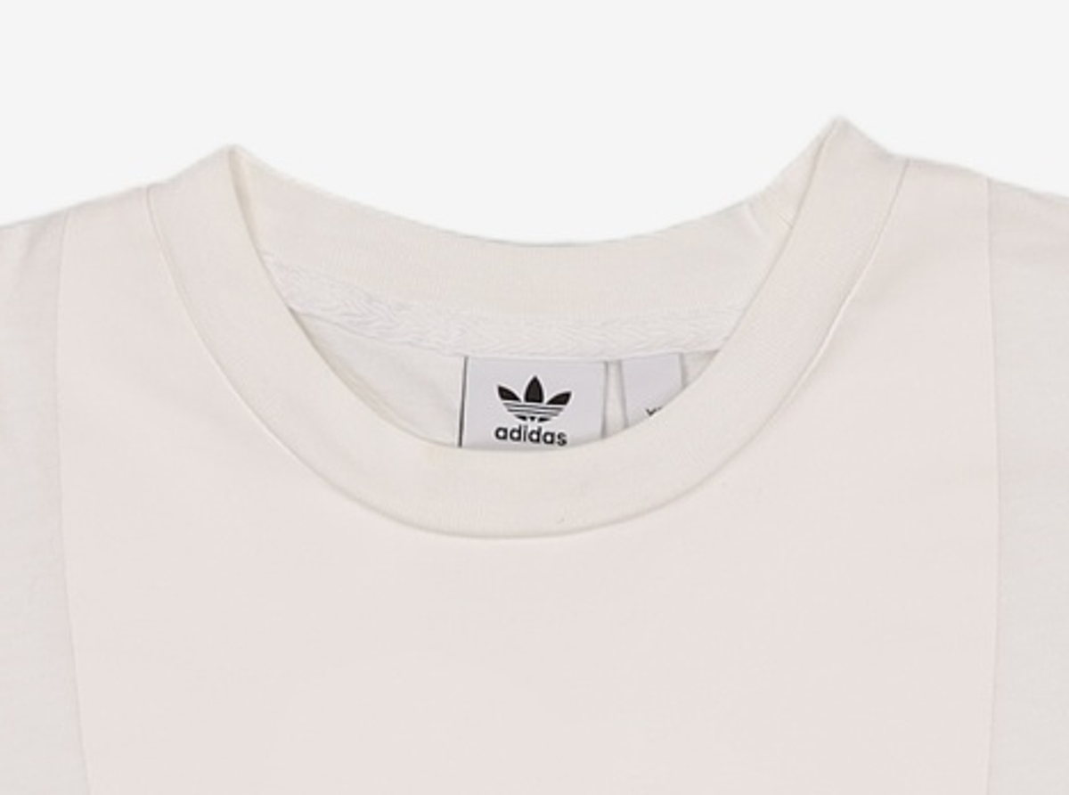 아디다스(ADIDAS) 라지 로고 티셔츠 - 화이트:크림 / FM2558 XS