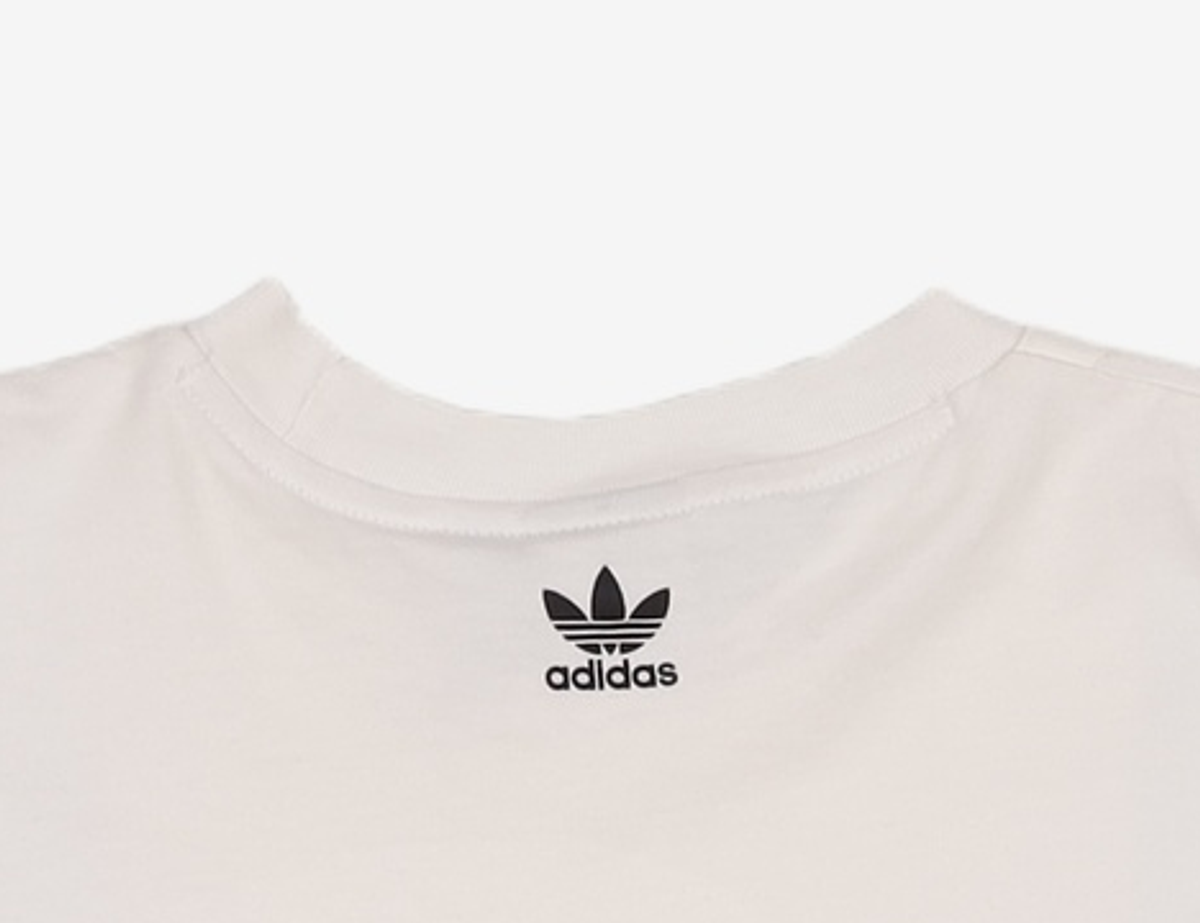 아디다스(ADIDAS) 라지 로고 티셔츠 - 화이트:크림 / FM2558 XS