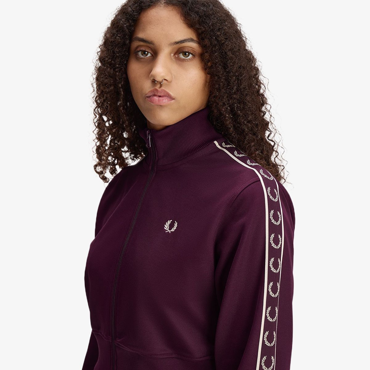 프레드페리(FRED PERRY) [Womens] 크롭 테잎 트랙 재킷 - 플럼 AFPF2G33120-37C