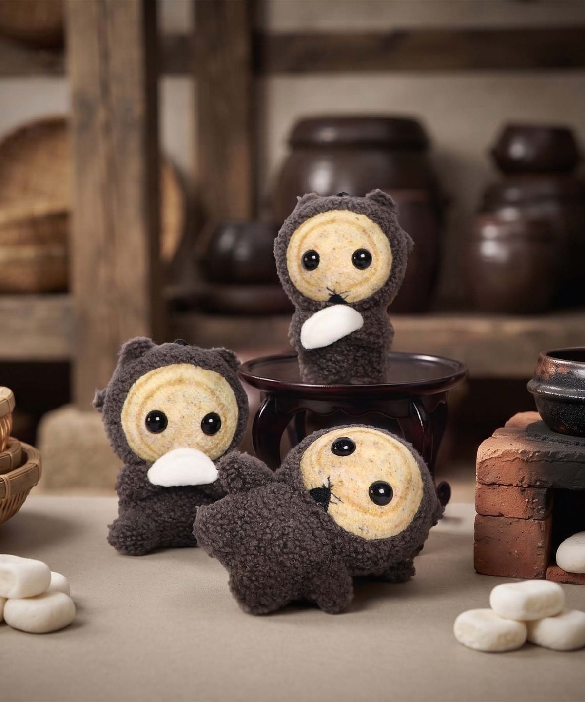 동궁(DONGGUNG) 꺼먹살이 인형키링 13cm