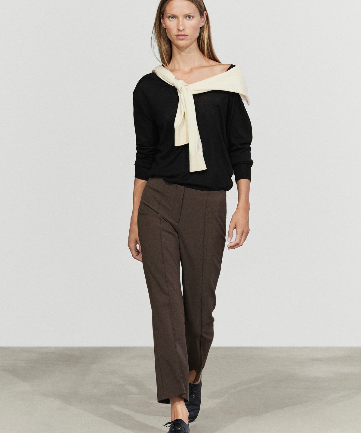 마시모두띠(MASSIMO DUTTI) 울 킥 플레어 팬츠