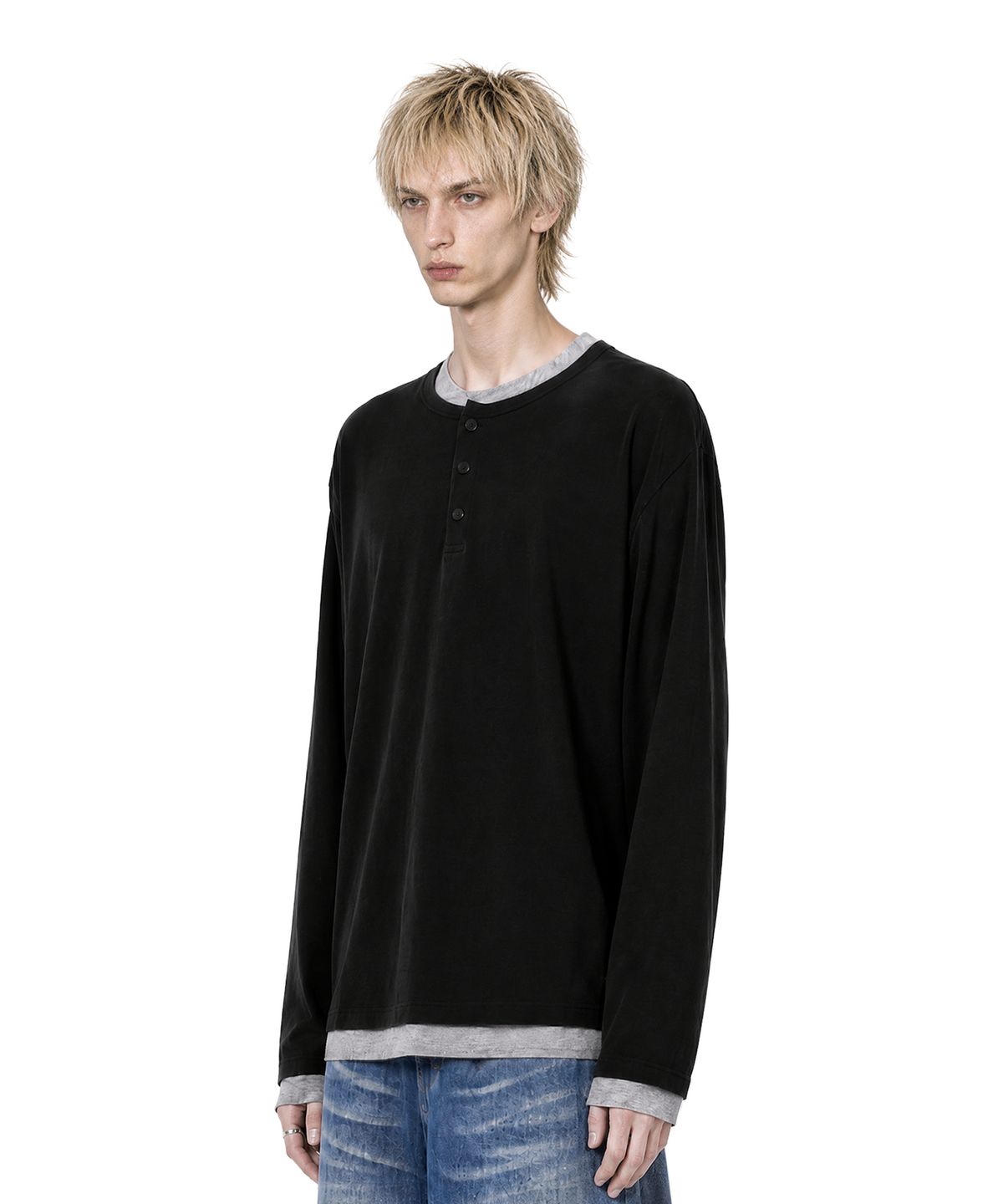아이돈워너셀(IDWS) Layered Henley Neck Long Sleeve Black
