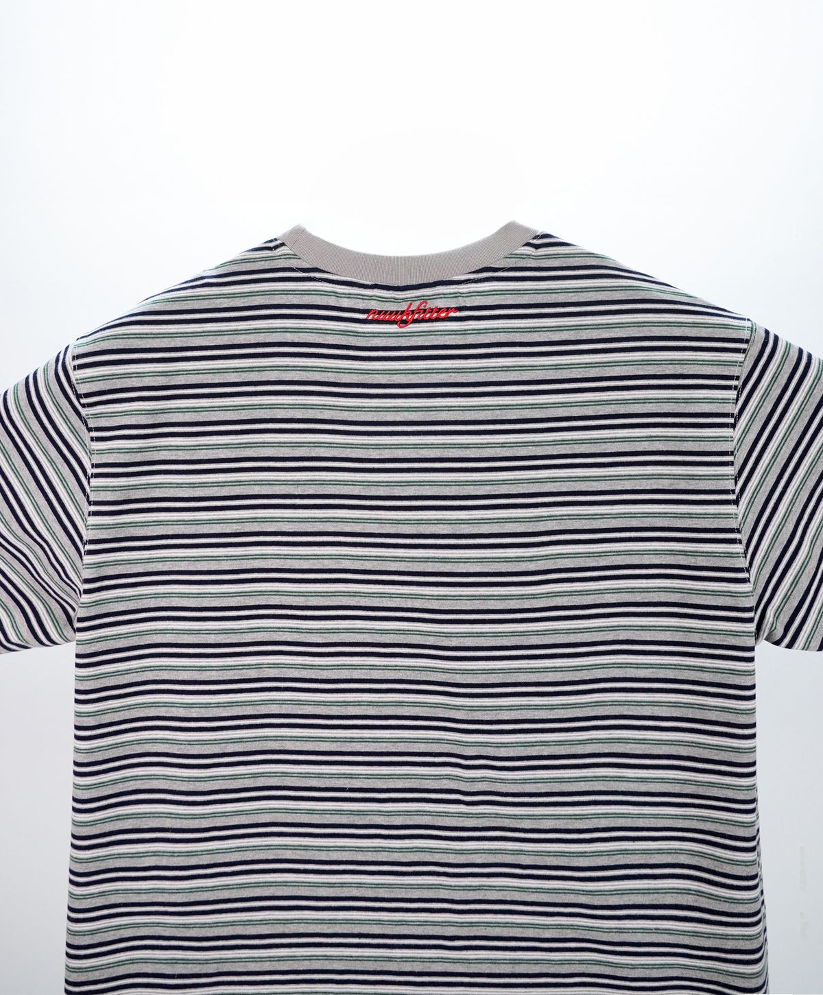 누크피터(NUUKFITTER) YATTO STRIPE T-SHIRT [MELANGE GRAY] 야토 스트라이프 그래픽 티셔츠 멜란지그레이