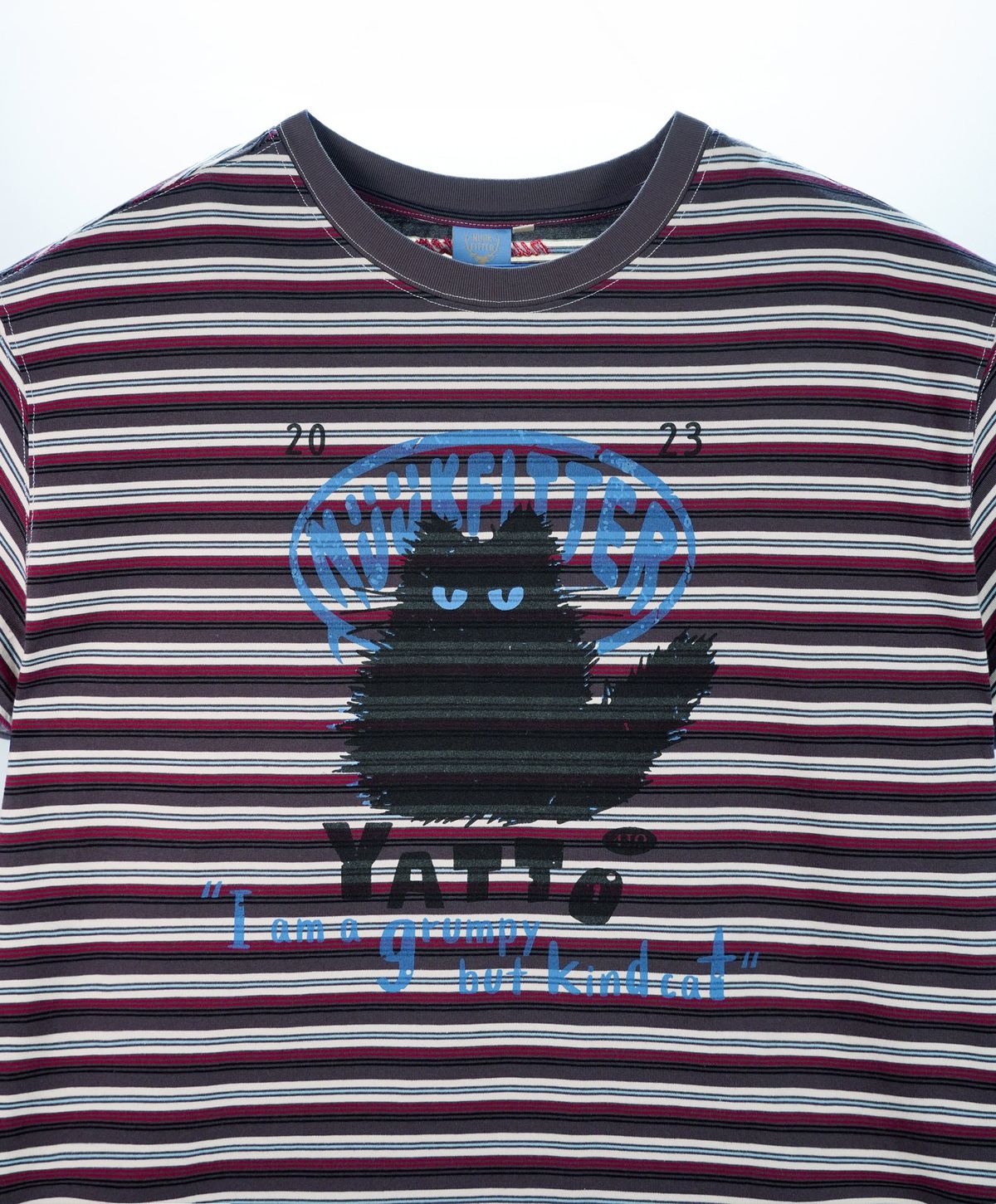 누크피터(NUUKFITTER) YATTO STRIPE T-SHIRT [WINE] 야토 스트라이프 그래픽 티셔츠 와인