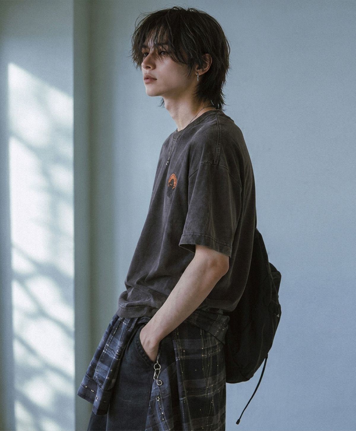 누크피터(NUUKFITTER) SALT WASHED EMBROIDERY T-SHIRT [NAVY] 솔트워싱 자수 오버사이즈 티셔츠 네이비