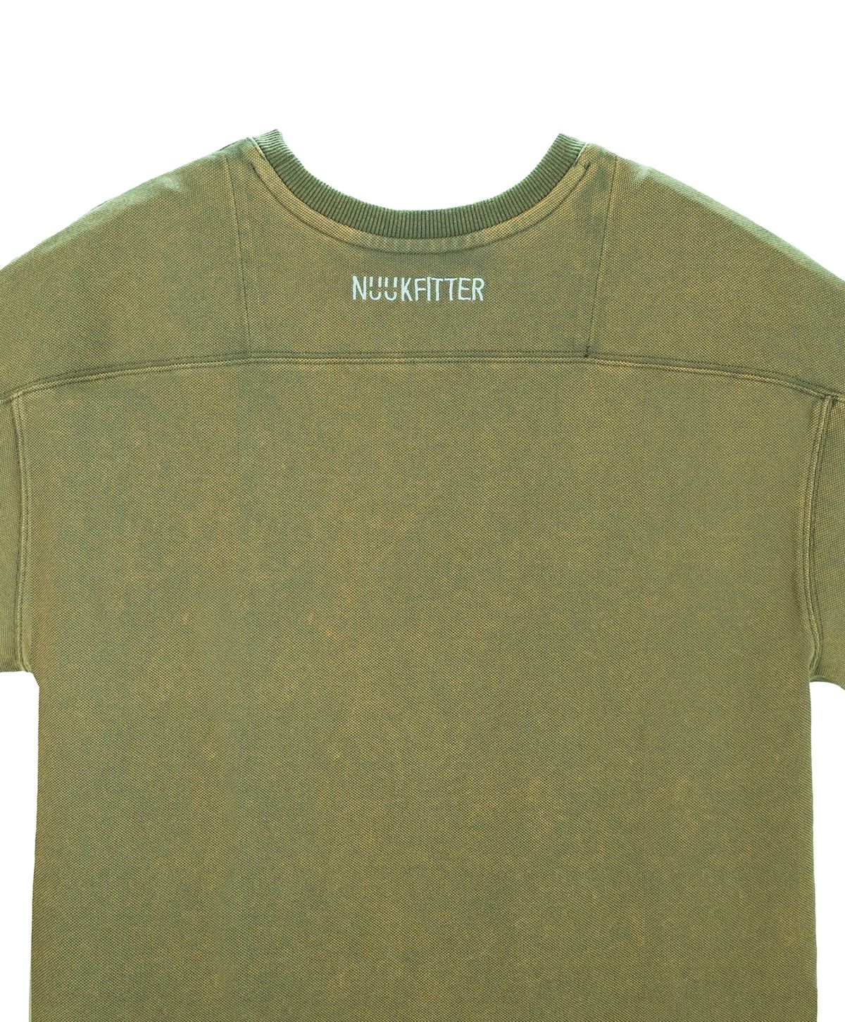 누크피터(NUUKFITTER) SALT WASHED EMBROIDERY T-SHIRT [KHAKI] 솔트워싱 자수 오버사이즈 티셔츠 카키