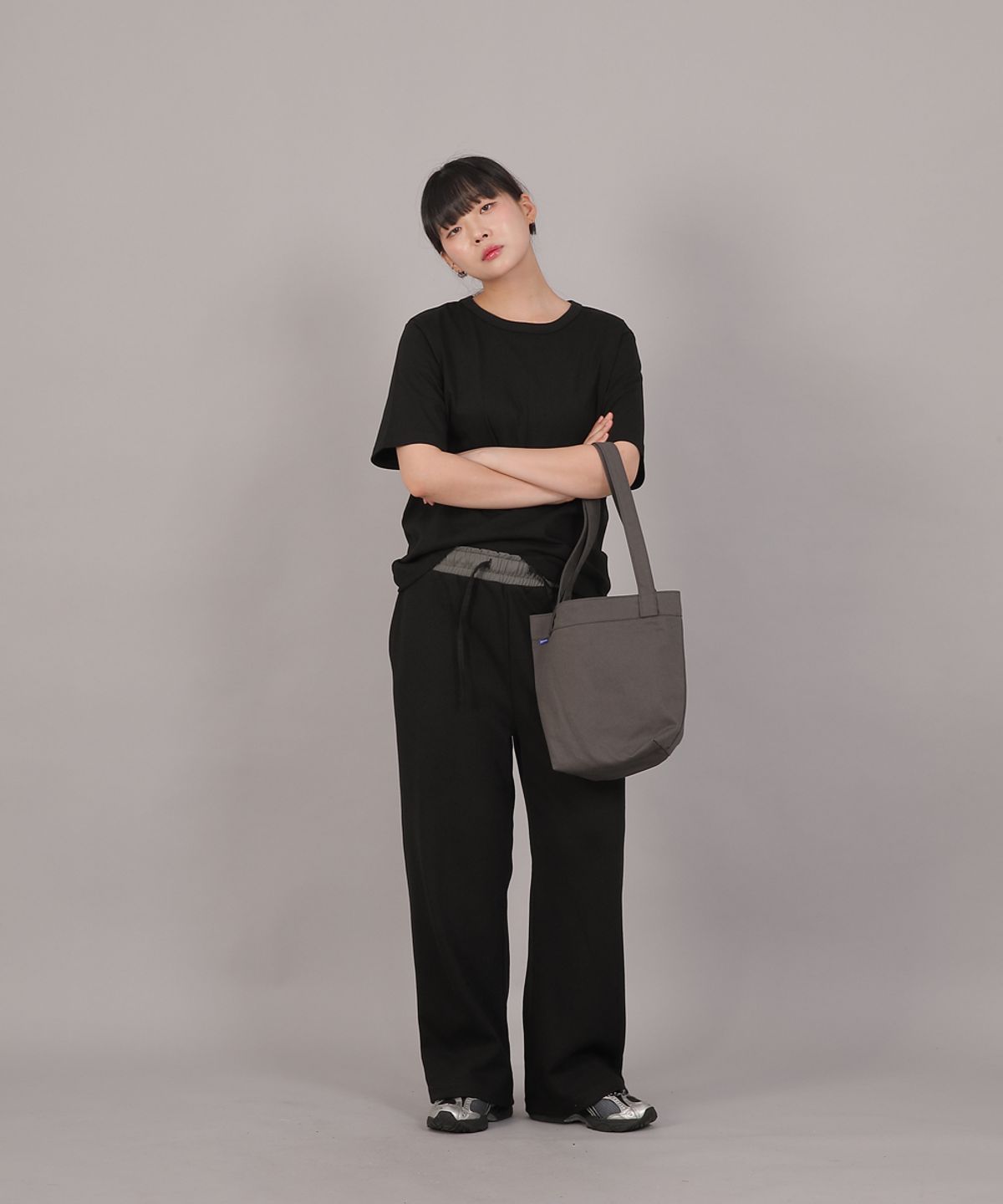 세인트크루(SAINTCREW) 미니멀 소프트 R넥 반팔티셔츠 SMR-8A06 블랙