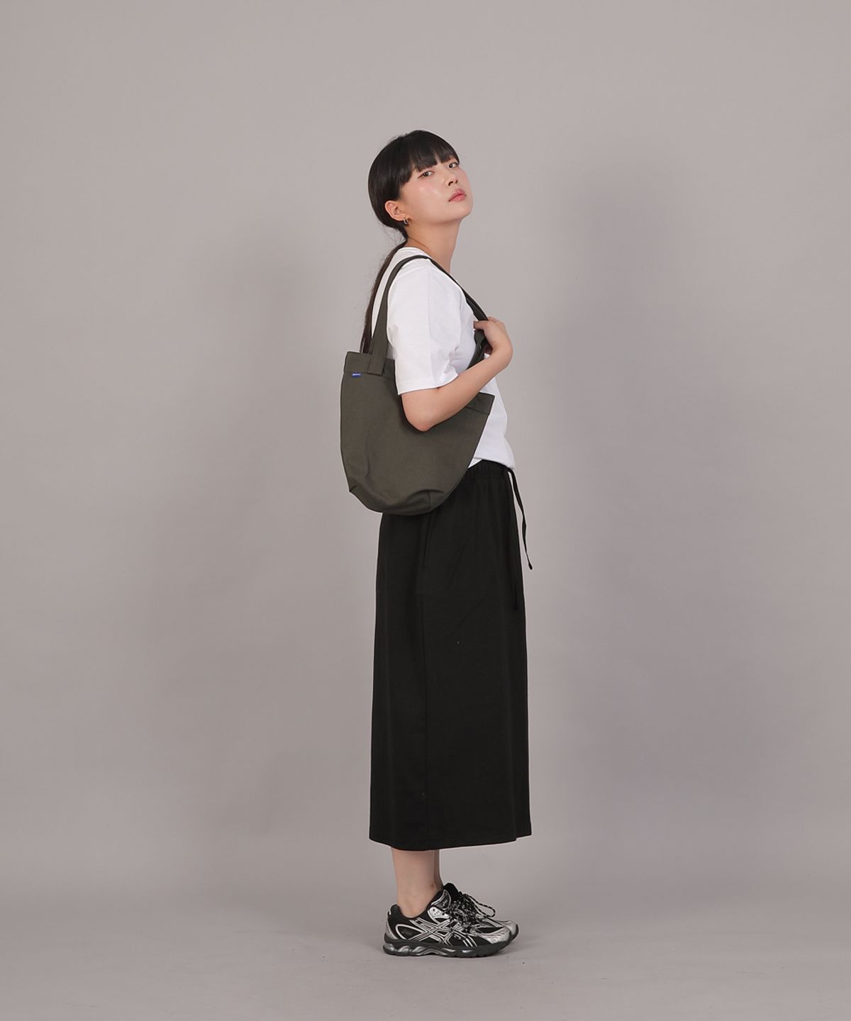 세인트크루(SAINTCREW) 미니멀 소프트 R넥 반팔티셔츠 SMR-8A06 화이트