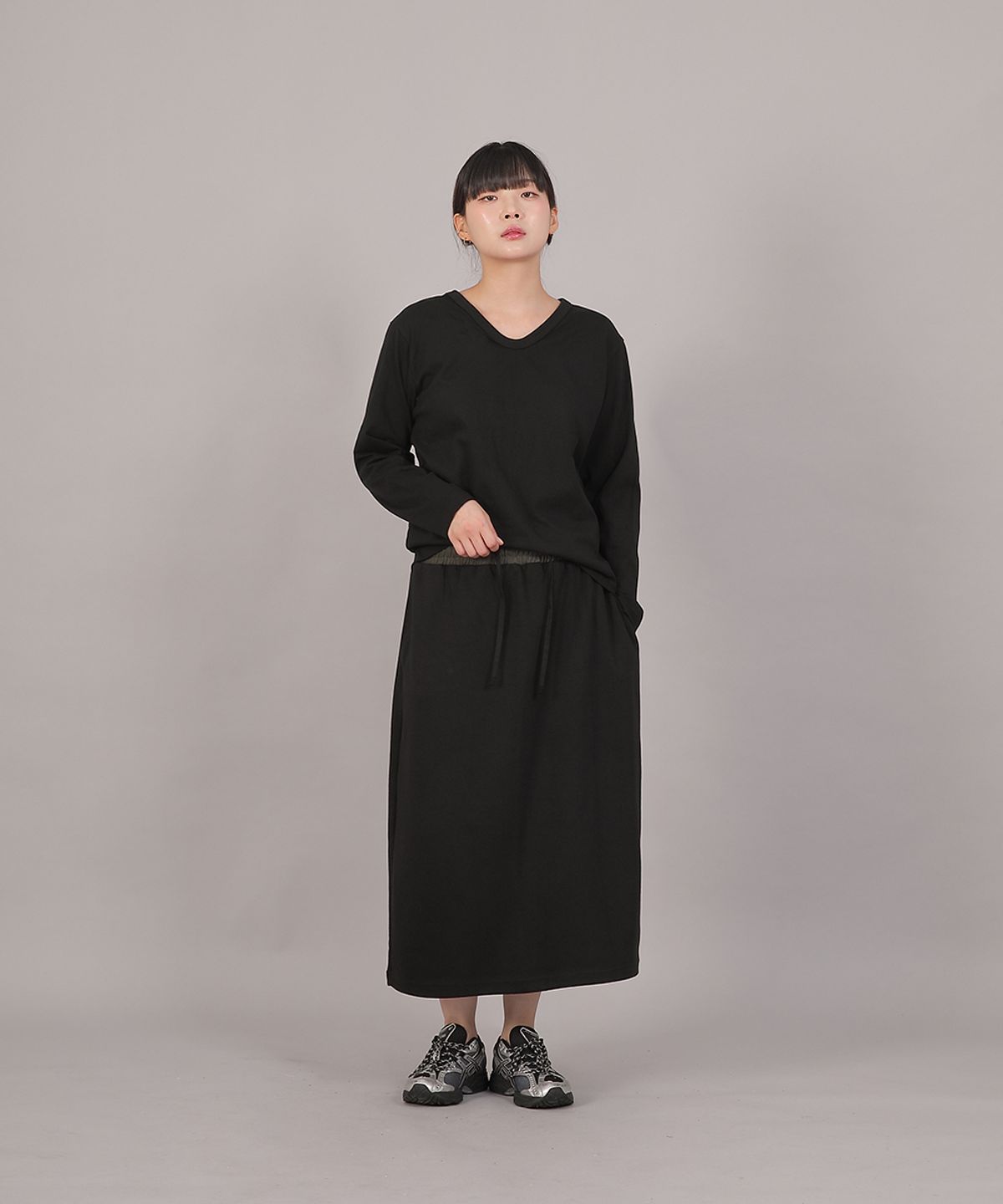세인트크루(SAINTCREW) 미니멀 16s 코튼 V넥 긴팔티셔츠 MMV-8A15 블랙
