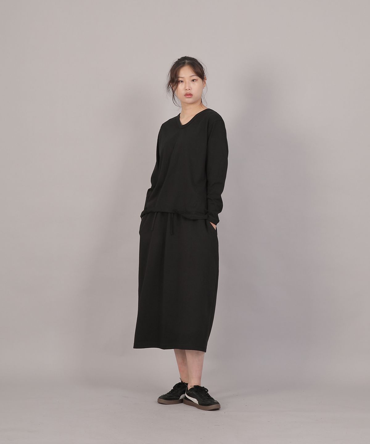 세인트크루(SAINTCREW) 미니멀 소프트 V넥 긴팔티셔츠 MSV-8A16 블랙