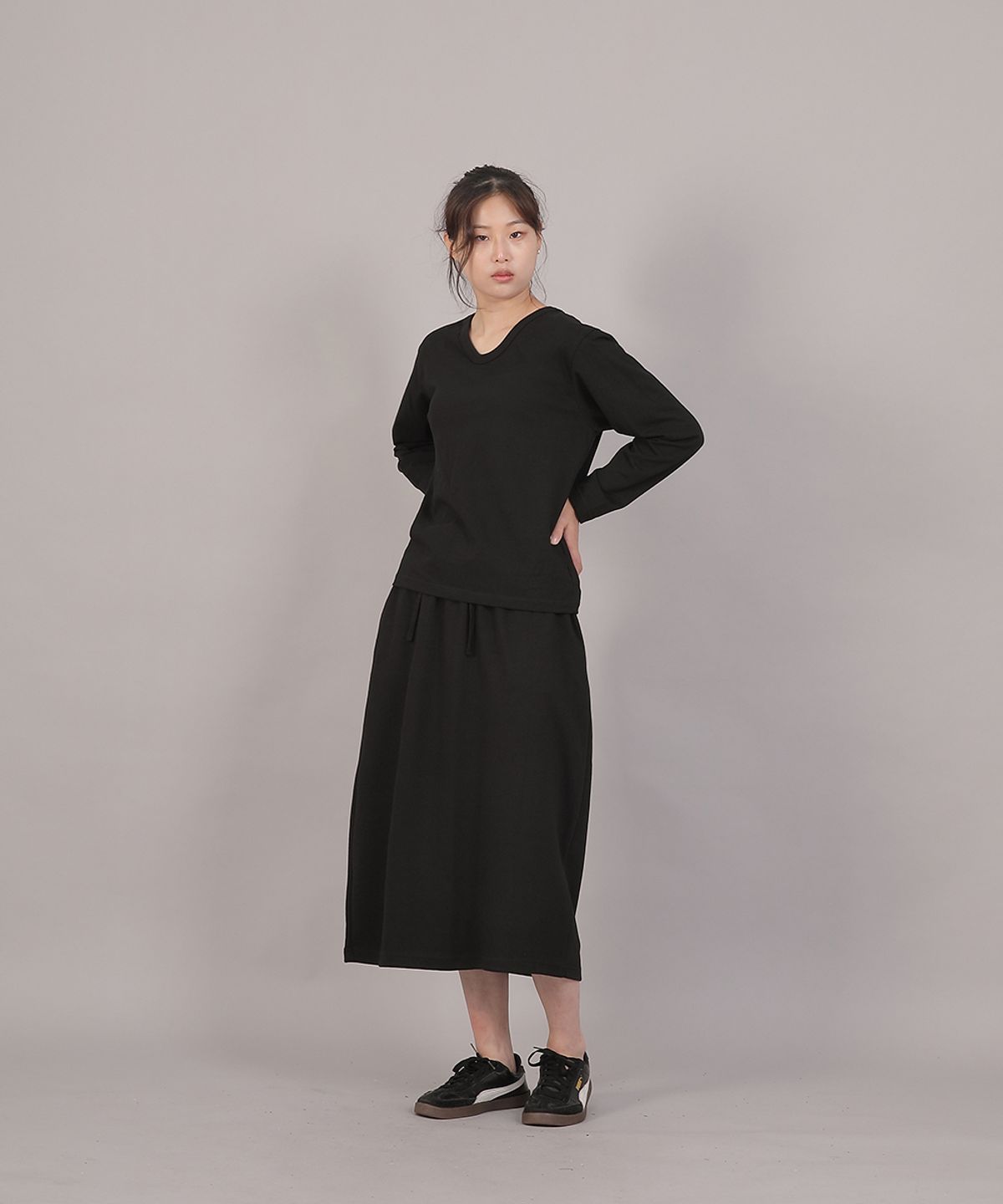 세인트크루(SAINTCREW) 미니멀 소프트 V넥 긴팔티셔츠 MSV-8A16 블랙