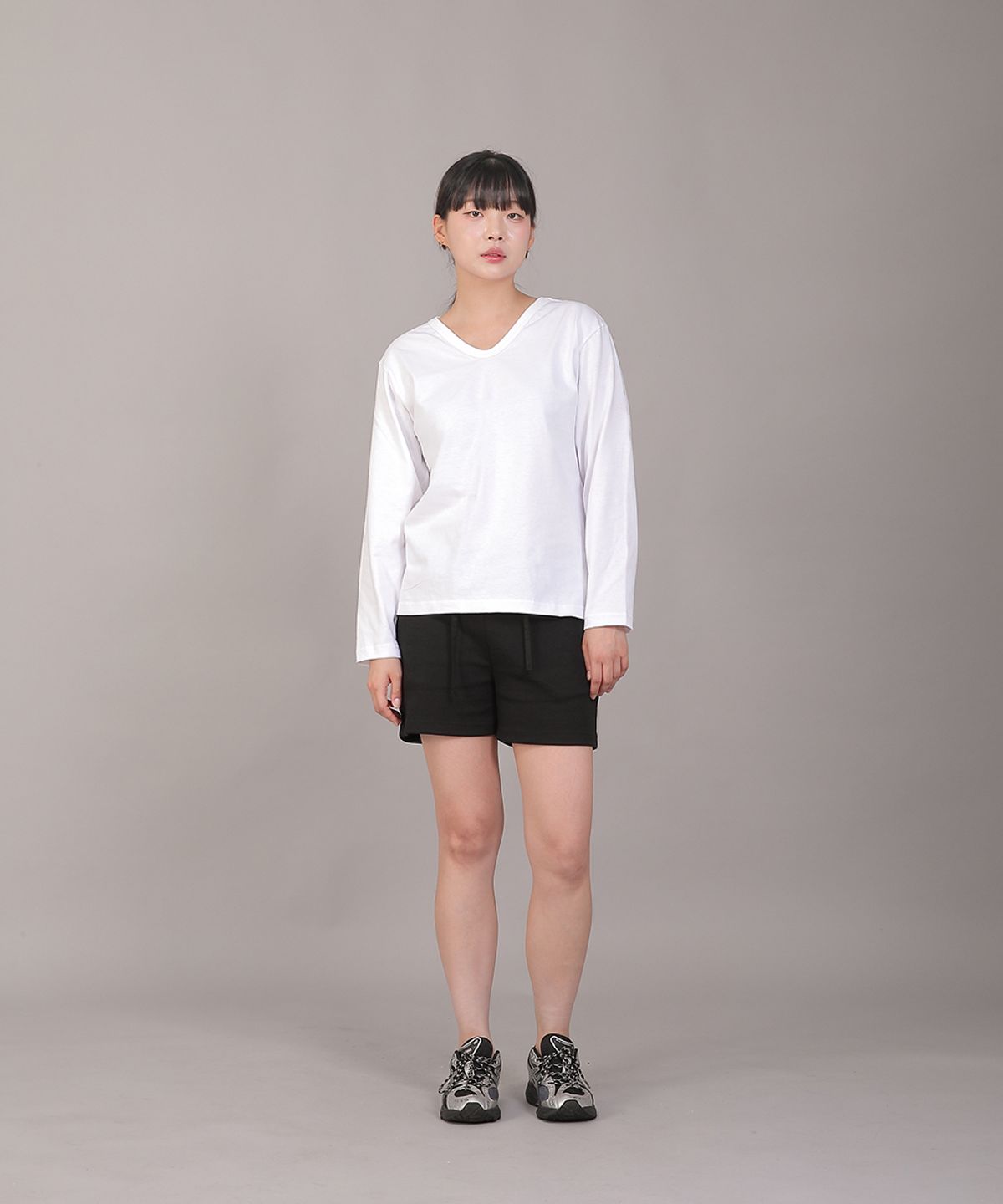 세인트크루(SAINTCREW) 미니멀 소프트 V넥 긴팔티셔츠 MSV-8A16 화이트