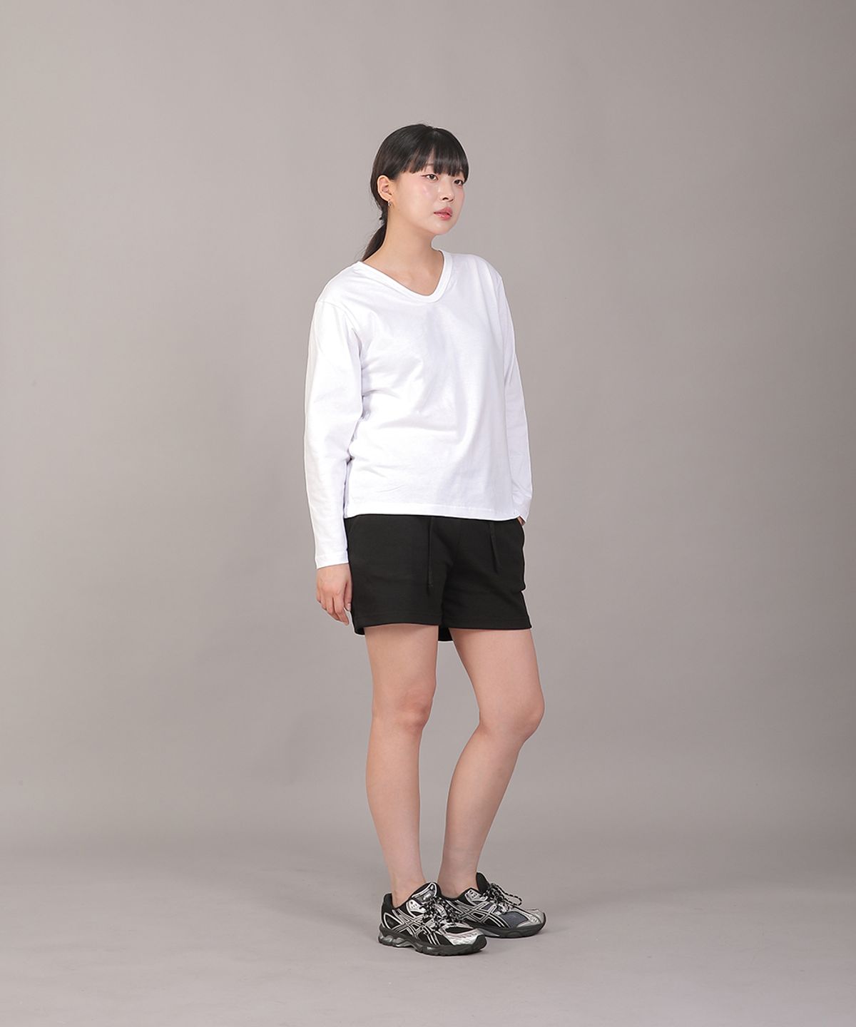 세인트크루(SAINTCREW) 미니멀 소프트 V넥 긴팔티셔츠 MSV-8A16 화이트
