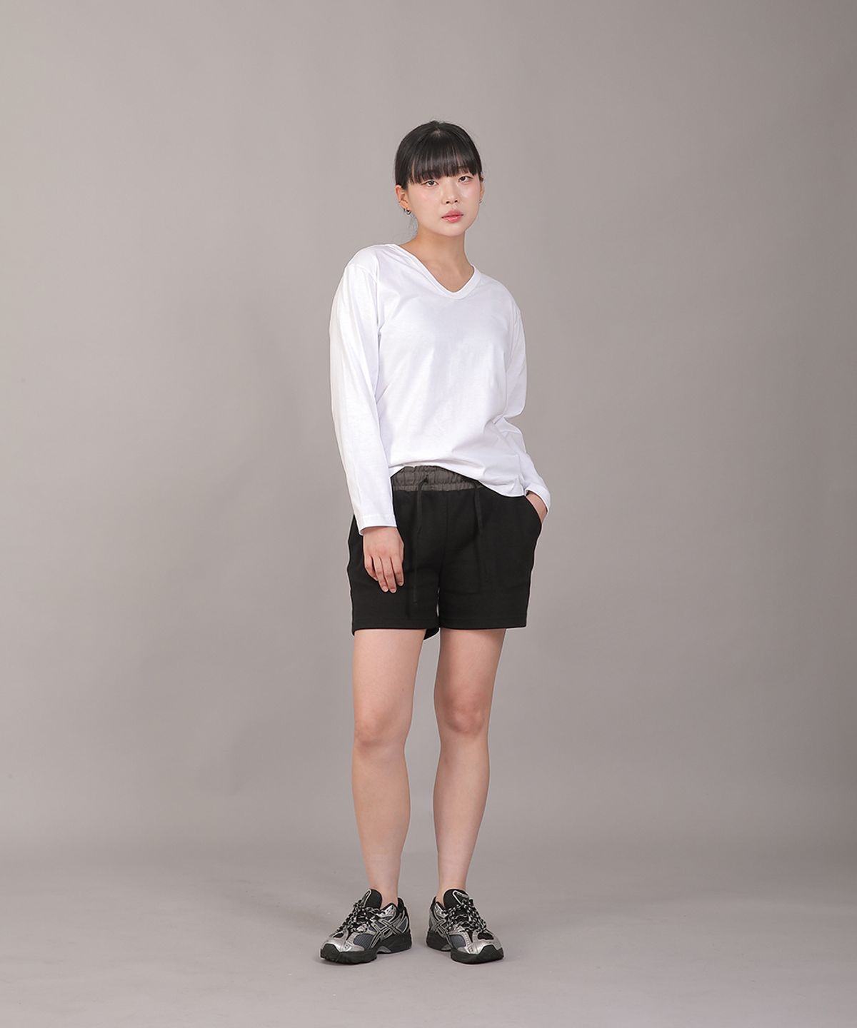 세인트크루(SAINTCREW) 미니멀 소프트 V넥 긴팔티셔츠 MSV-8A16 화이트