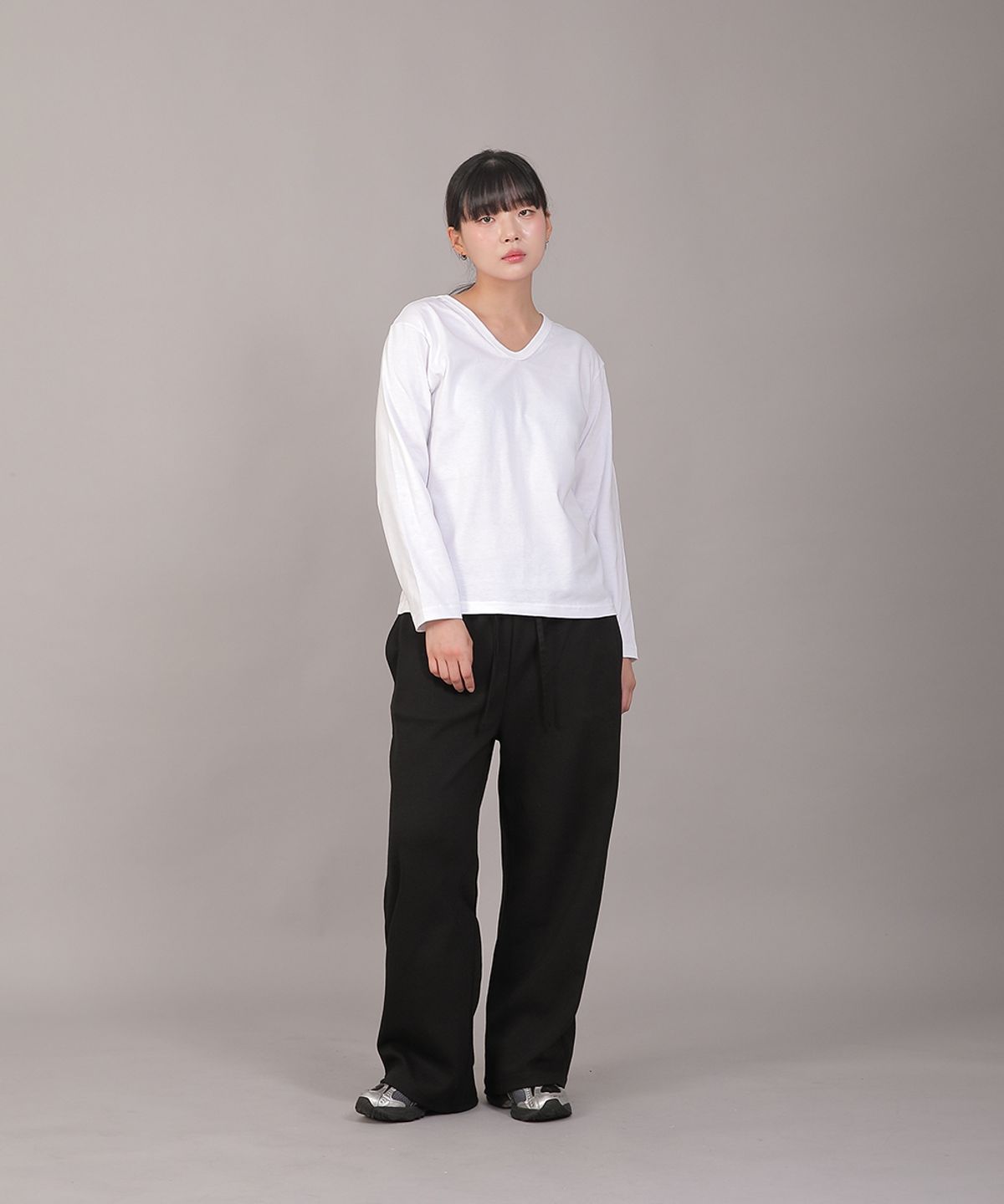 세인트크루(SAINTCREW) 미니멀 소프트 V넥 긴팔티셔츠 MSV-8A16 화이트