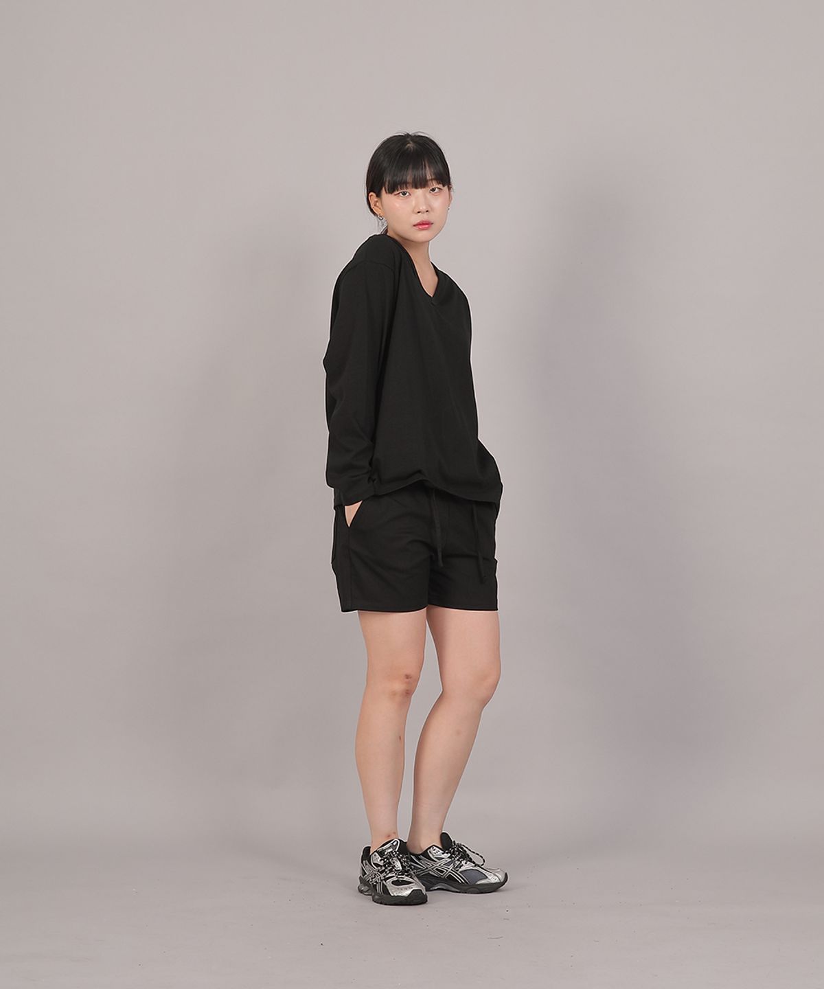 세인트크루(SAINTCREW) 오버핏 소프트 V넥 긴팔티셔츠 CVL-8A20 블랙