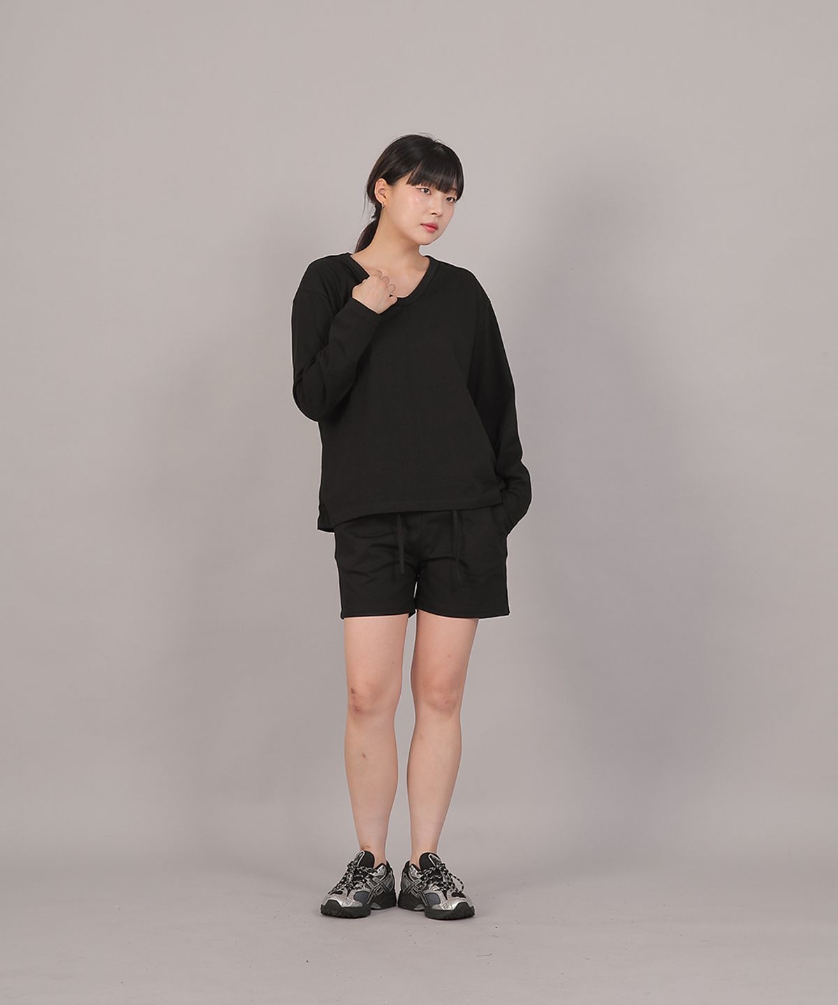 세인트크루(SAINTCREW) 오버핏 소프트 V넥 긴팔티셔츠 CVL-8A20 블랙