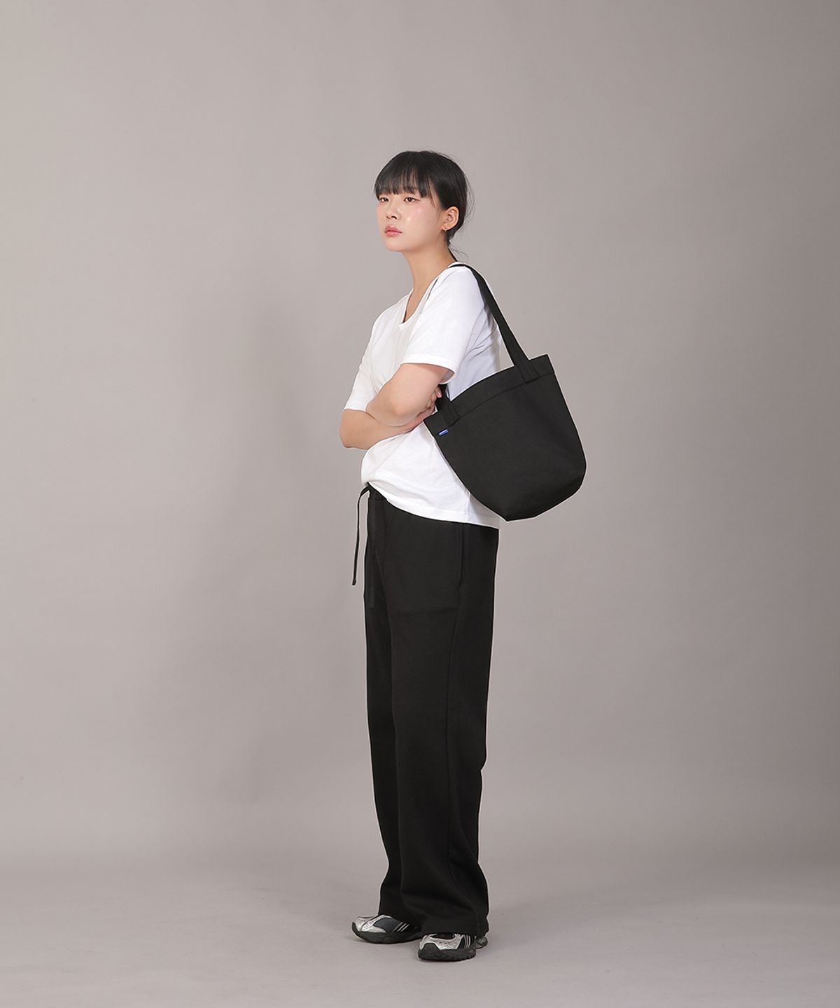 세인트크루(SAINTCREW) 포켓리스 트래페즈 에코백 EPL-166 블랙M