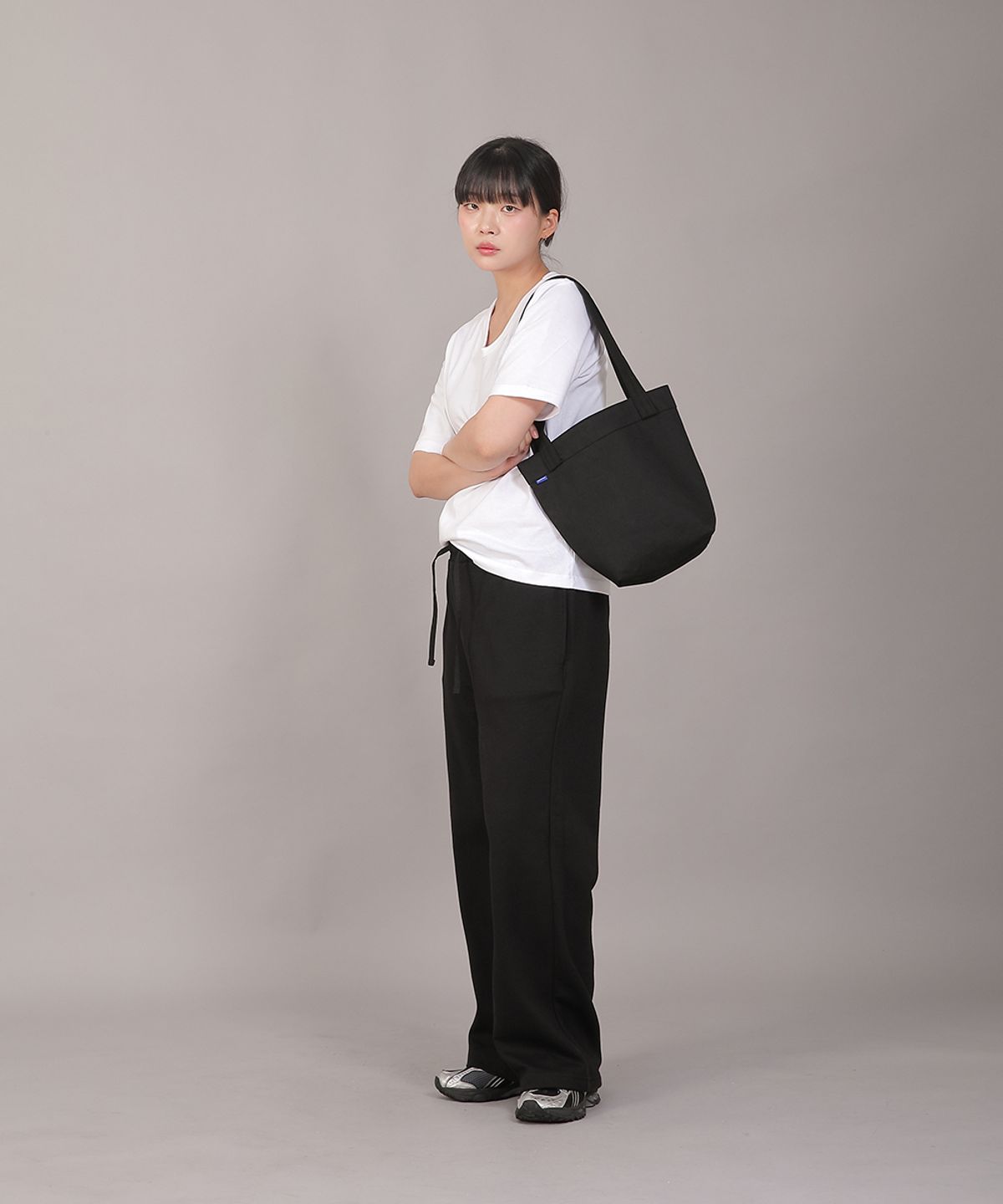 세인트크루(SAINTCREW) 포켓리스 트래페즈 에코백 EPL-166 블랙M