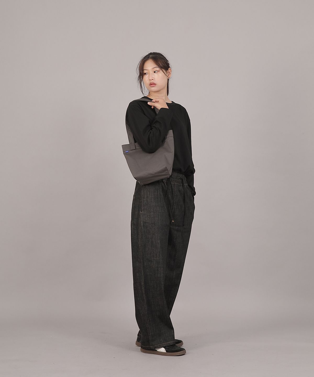 세인트크루(SAINTCREW) 포켓리스 트래페즈 에코백 EPL-166 다크그레이M