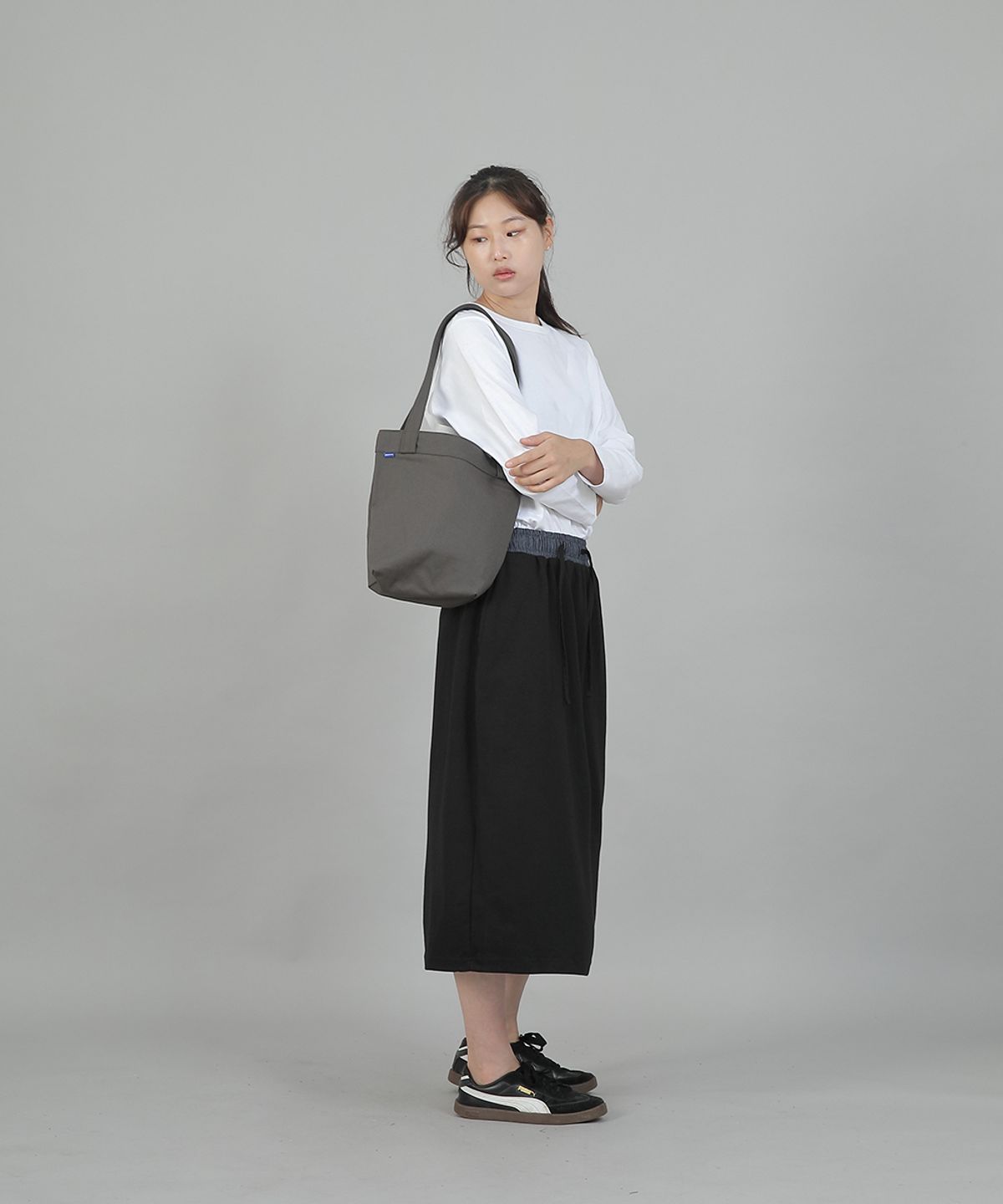 세인트크루(SAINTCREW) 포켓리스 트래페즈 에코백 EPL-166 다크그레이M
