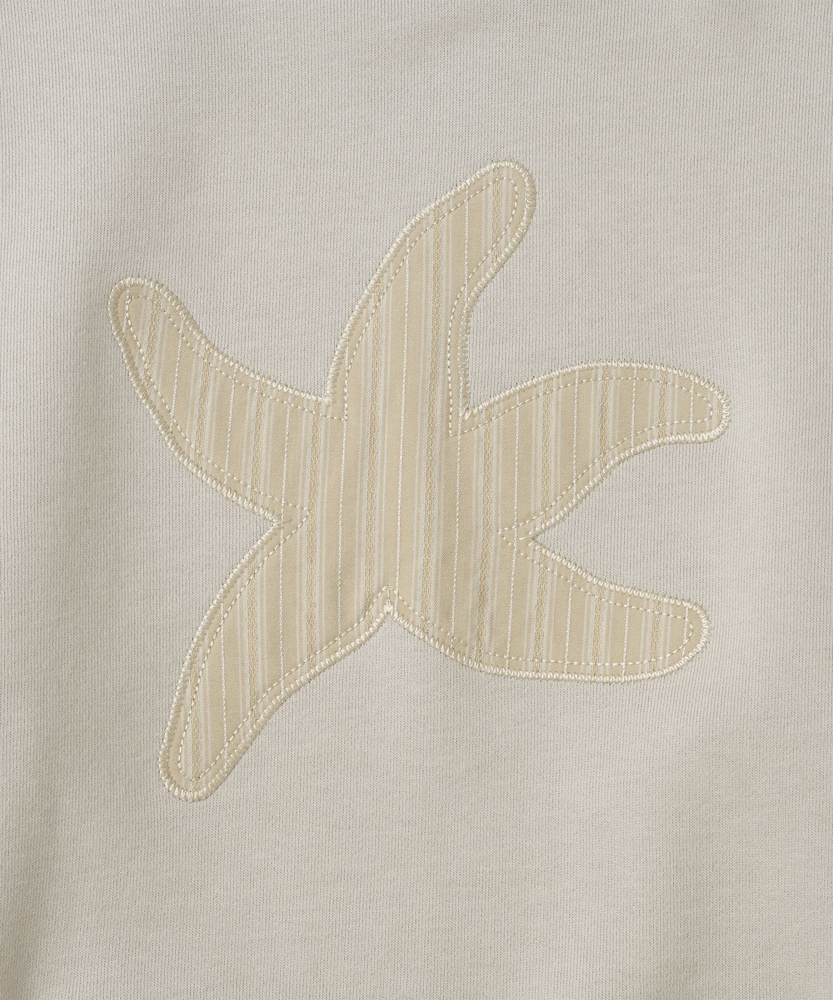 더콜디스트모먼트(THECOLDESTMOMENT) TCM stripe starfish logo hoodie (sand beige)