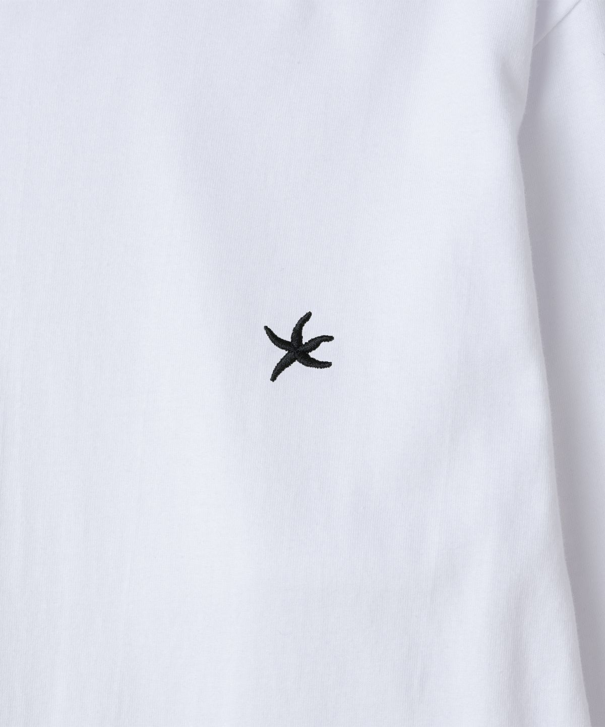 더콜디스트모먼트(THE COLDEST MOMENT) TCM starfish mini logo long sleeve (white)