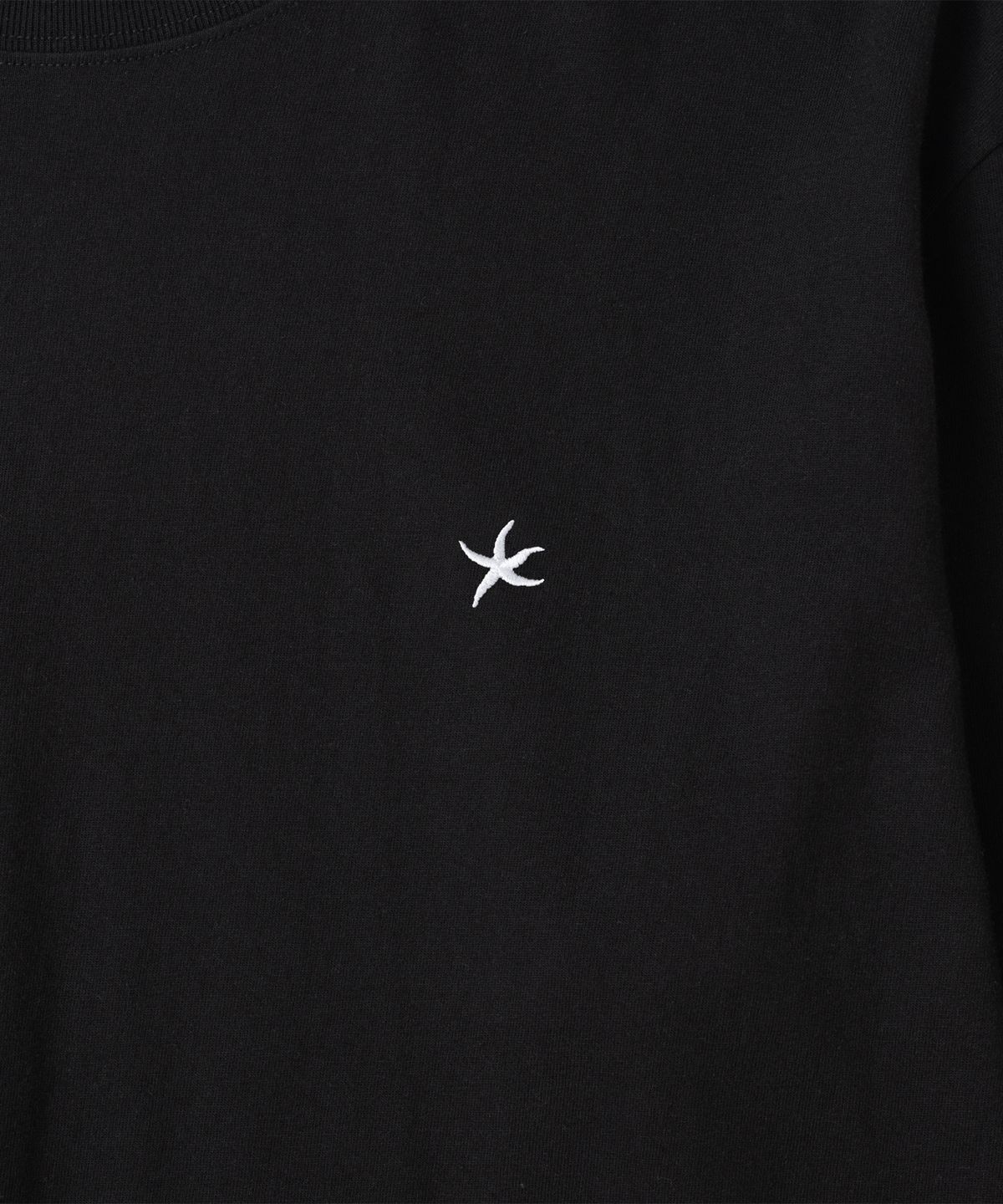 더콜디스트모먼트(THE COLDEST MOMENT) TCM starfish mini logo long sleeve (black)