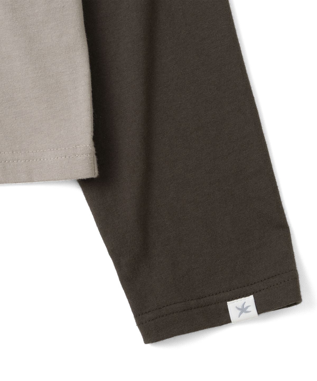 더콜디스트모먼트(THE COLDEST MOMENT) TCM mini logo raglan long sleeve (taupe/brown)