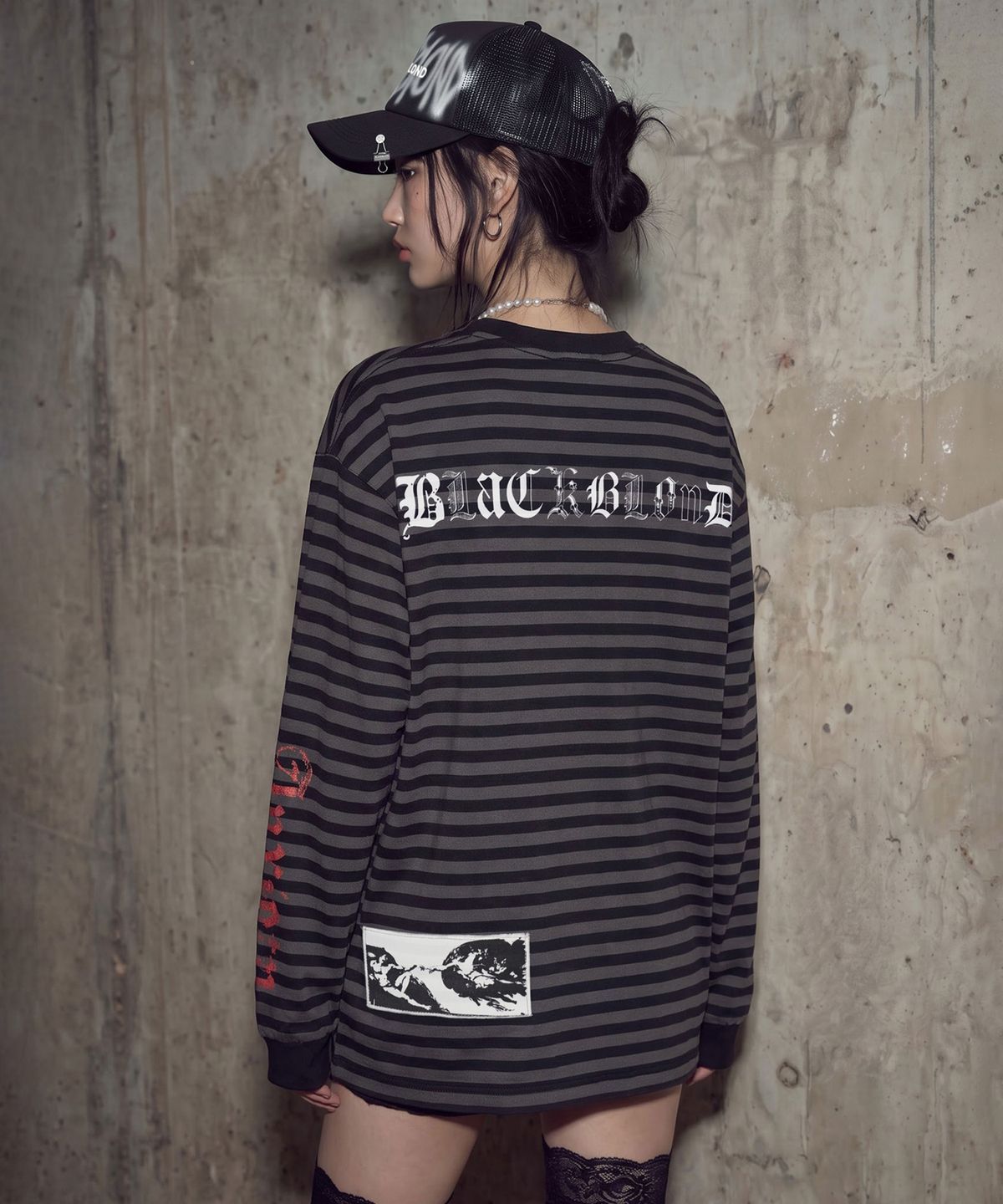 블랙블론드(BLACKBLOND) 비비디 그래피티 메탈 로고 트러커 메쉬 캡 다크버전 (블랙)