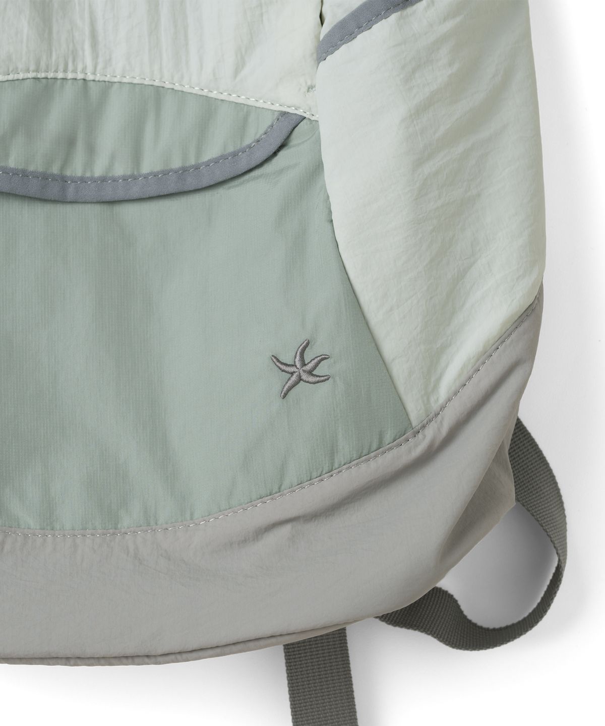 더콜디스트모먼트(THE COLDEST MOMENT) TCM cocoon nylon backpack (pistachio)